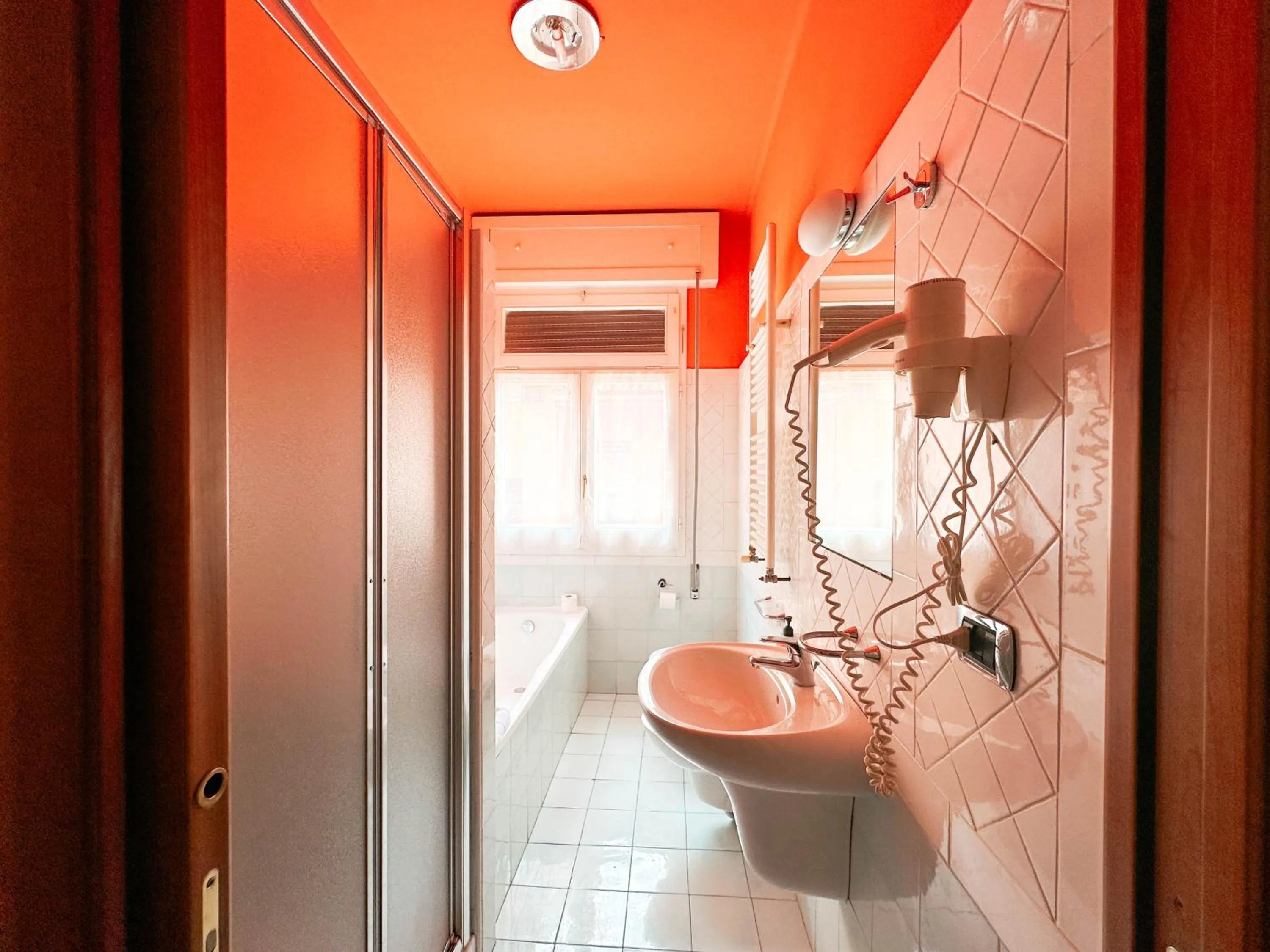 Bathroom in Nuovo Hotel Del Porto