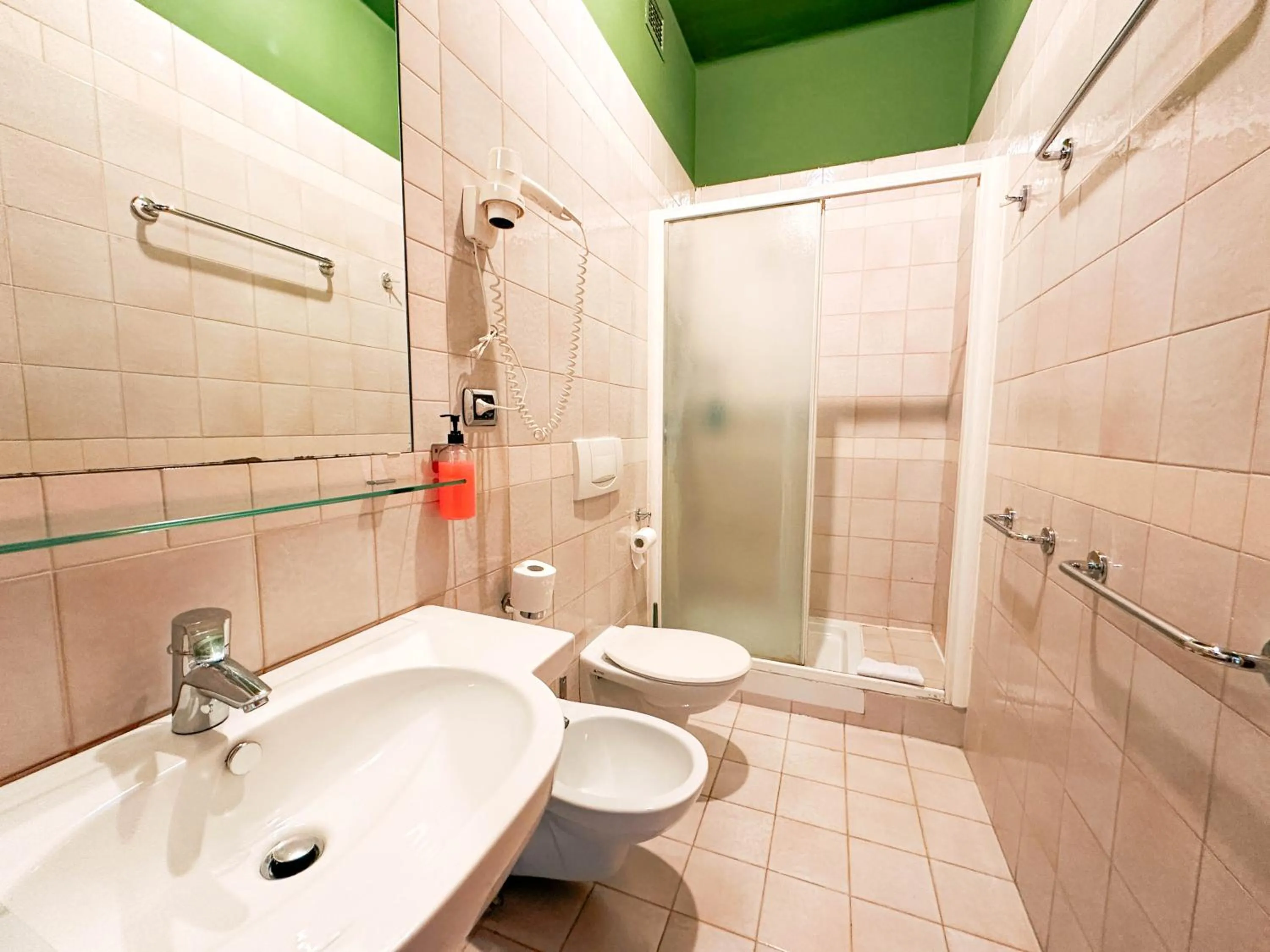 Bathroom in Nuovo Hotel Del Porto