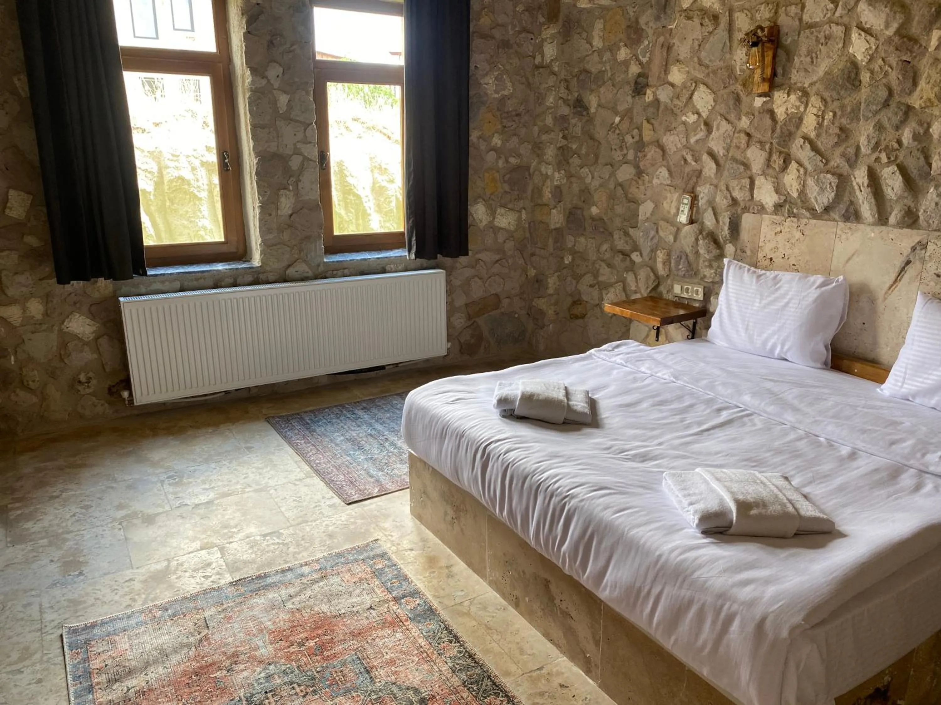Photo of the whole room, Bed in Ala Stone House