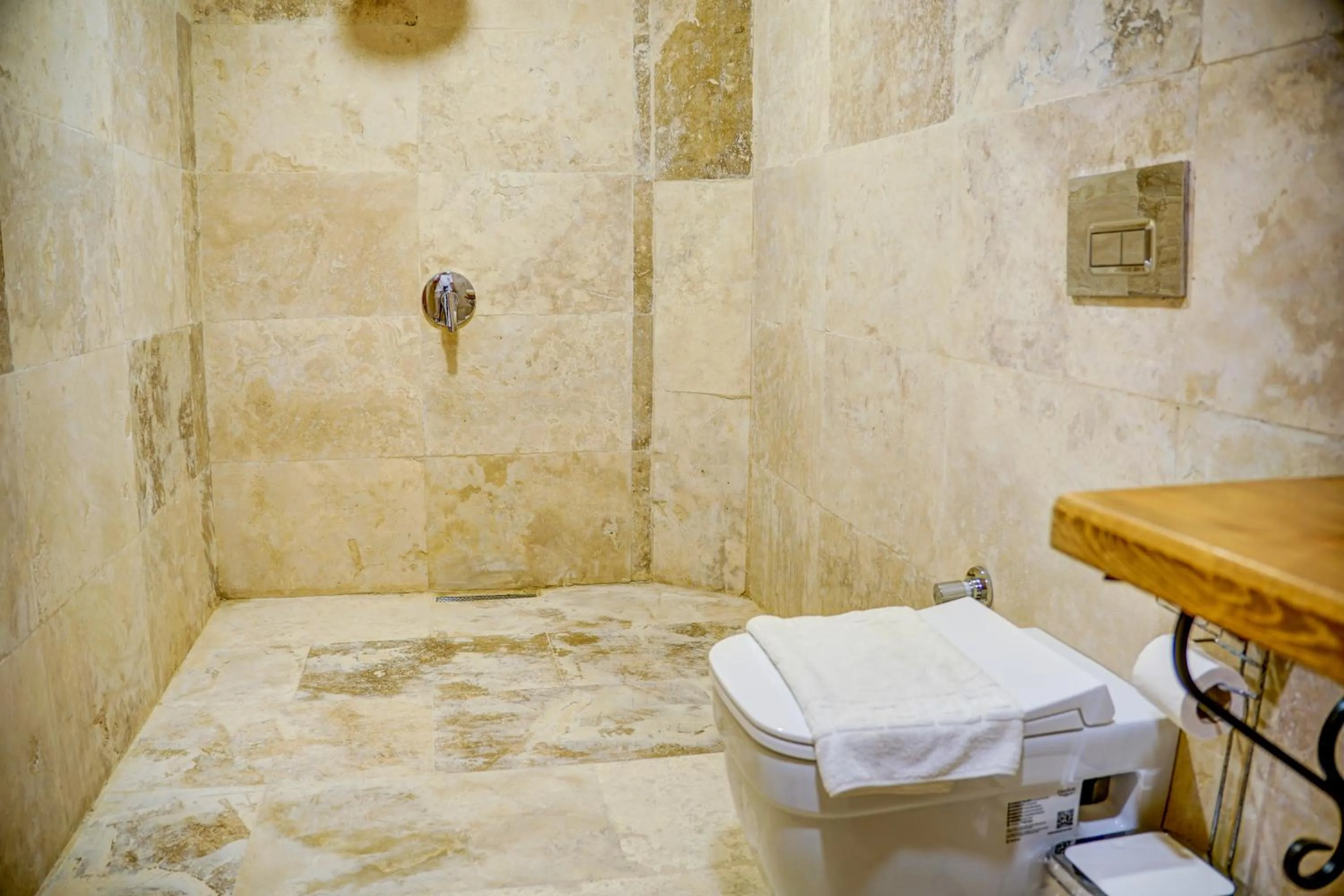 Shower in Ala Stone House