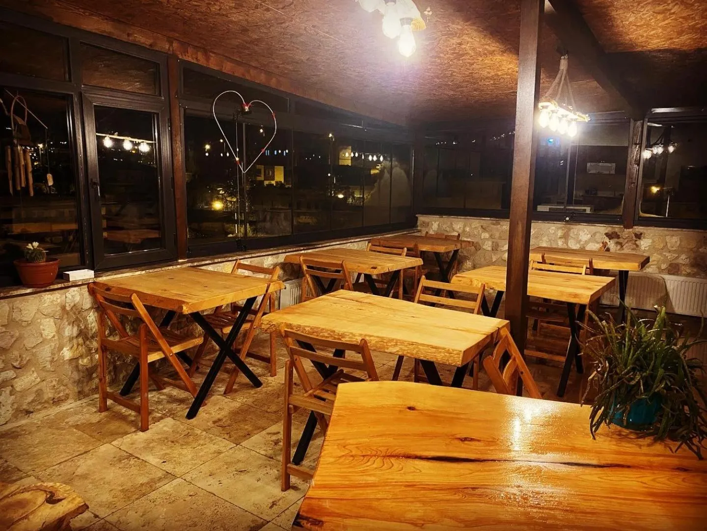 Restaurant/places to eat in Ala Stone House