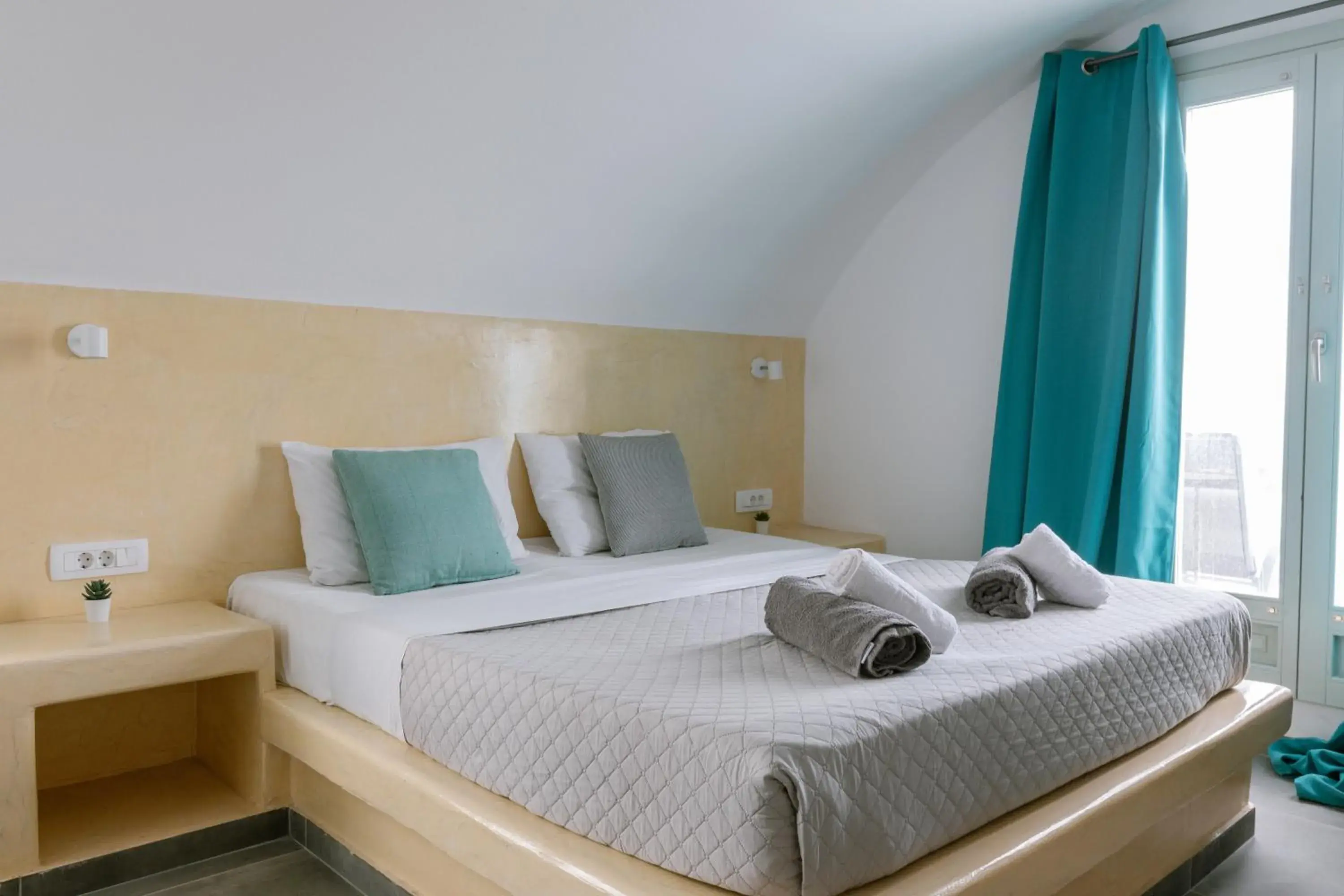 Family Junior Suite in White Element Family Junior Suite in White Element