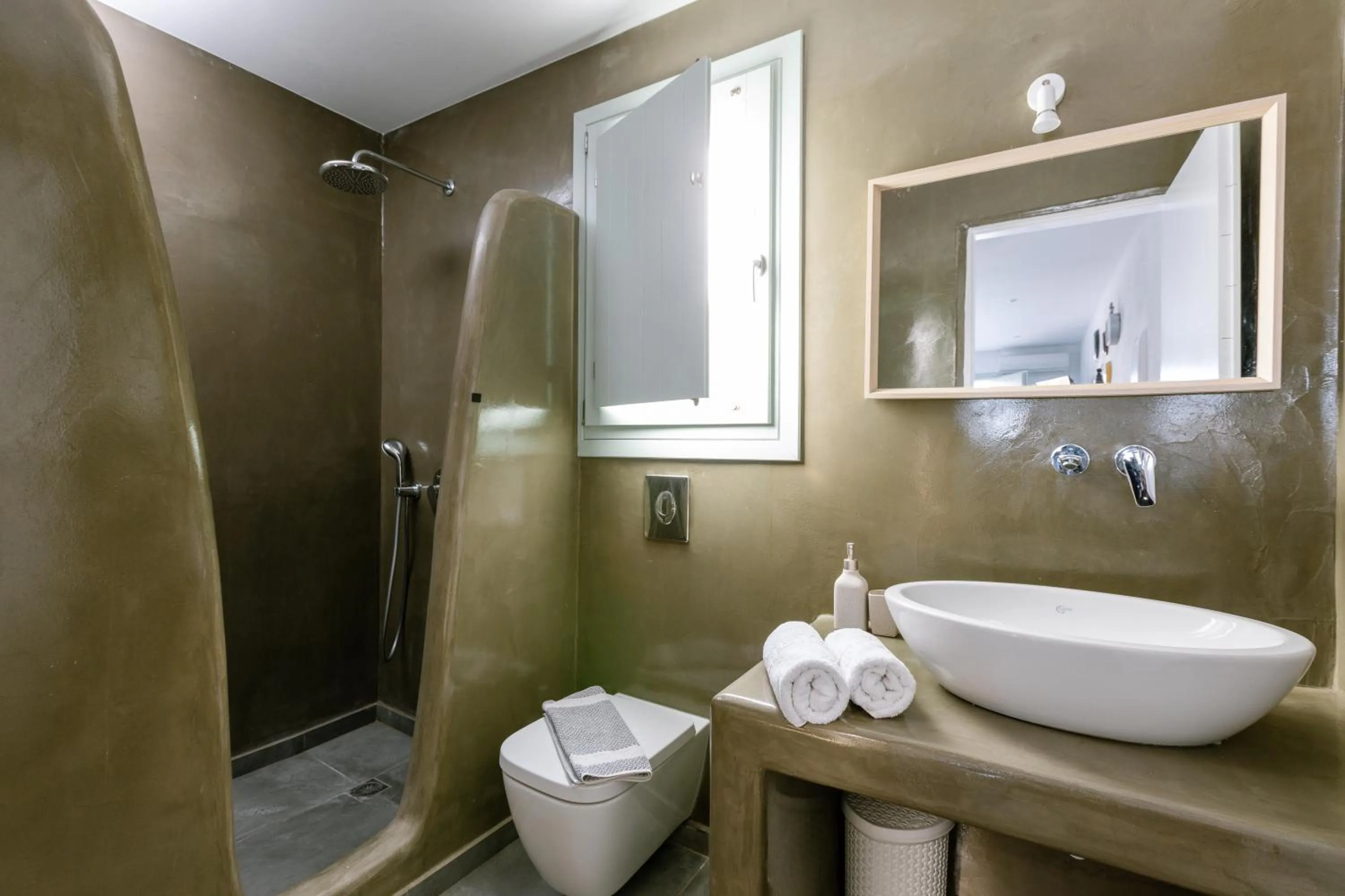 Bathroom in White Element