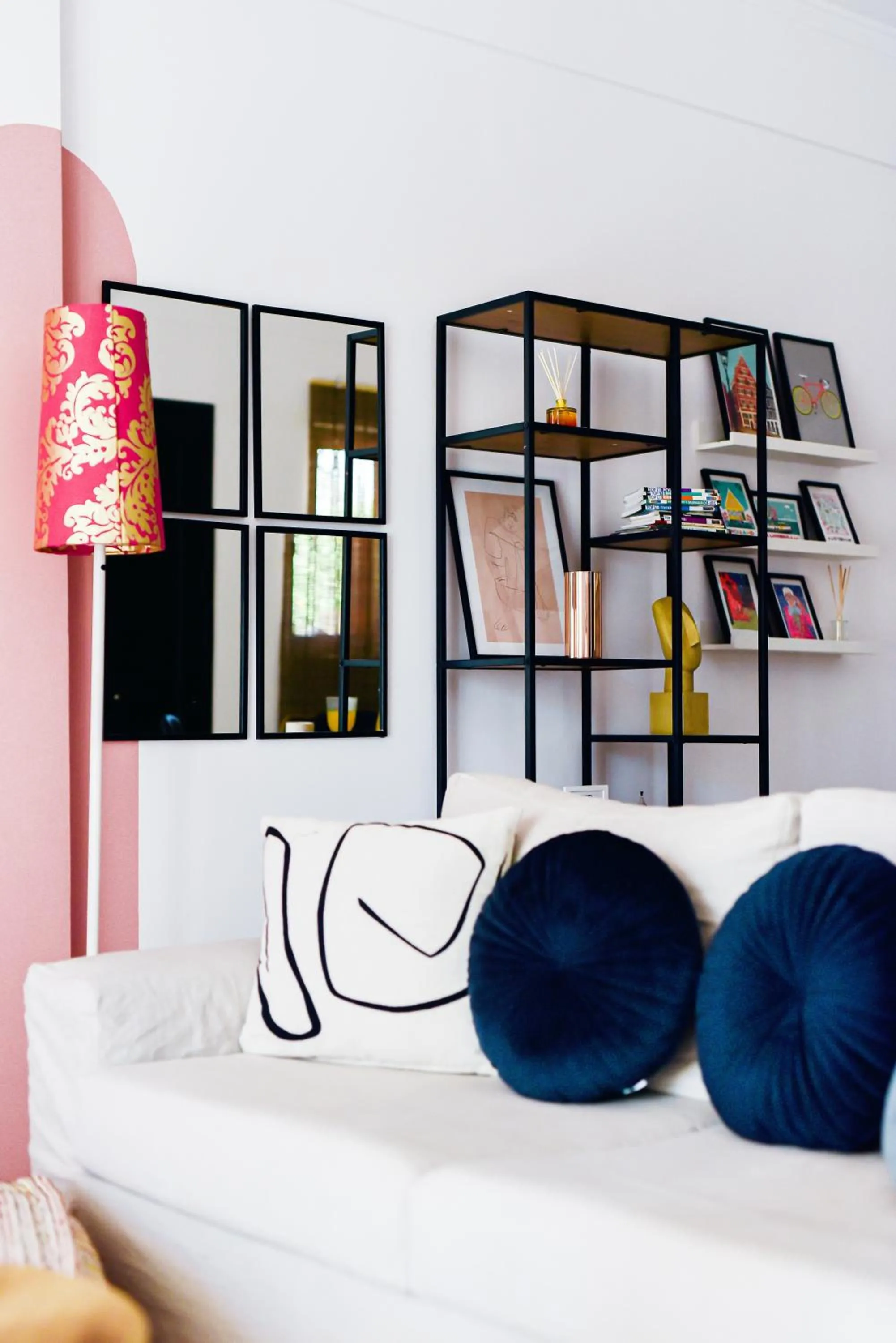 Living room, Bed in Oliva Holiday Homes