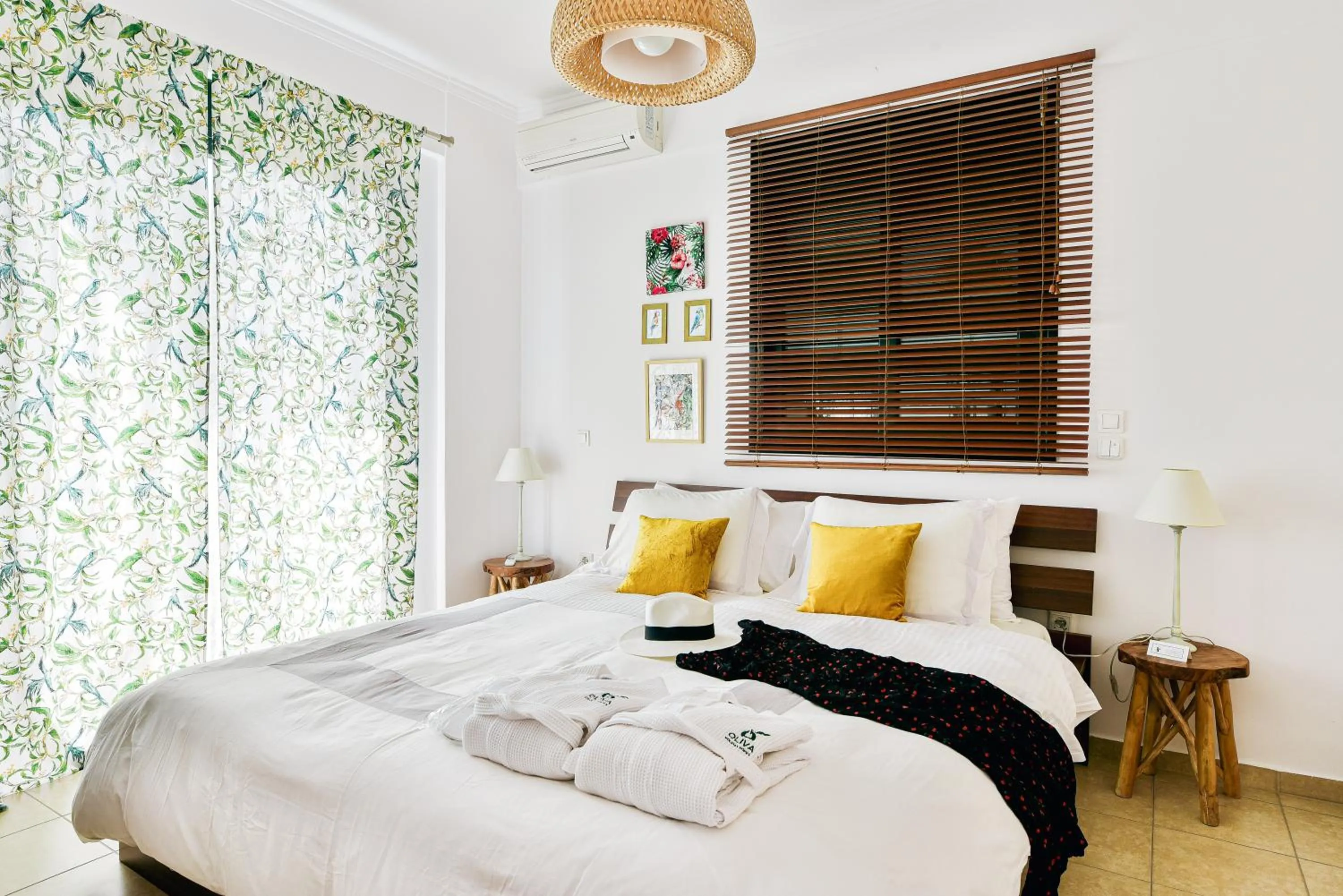 Bedroom, Bed in Oliva Holiday Homes