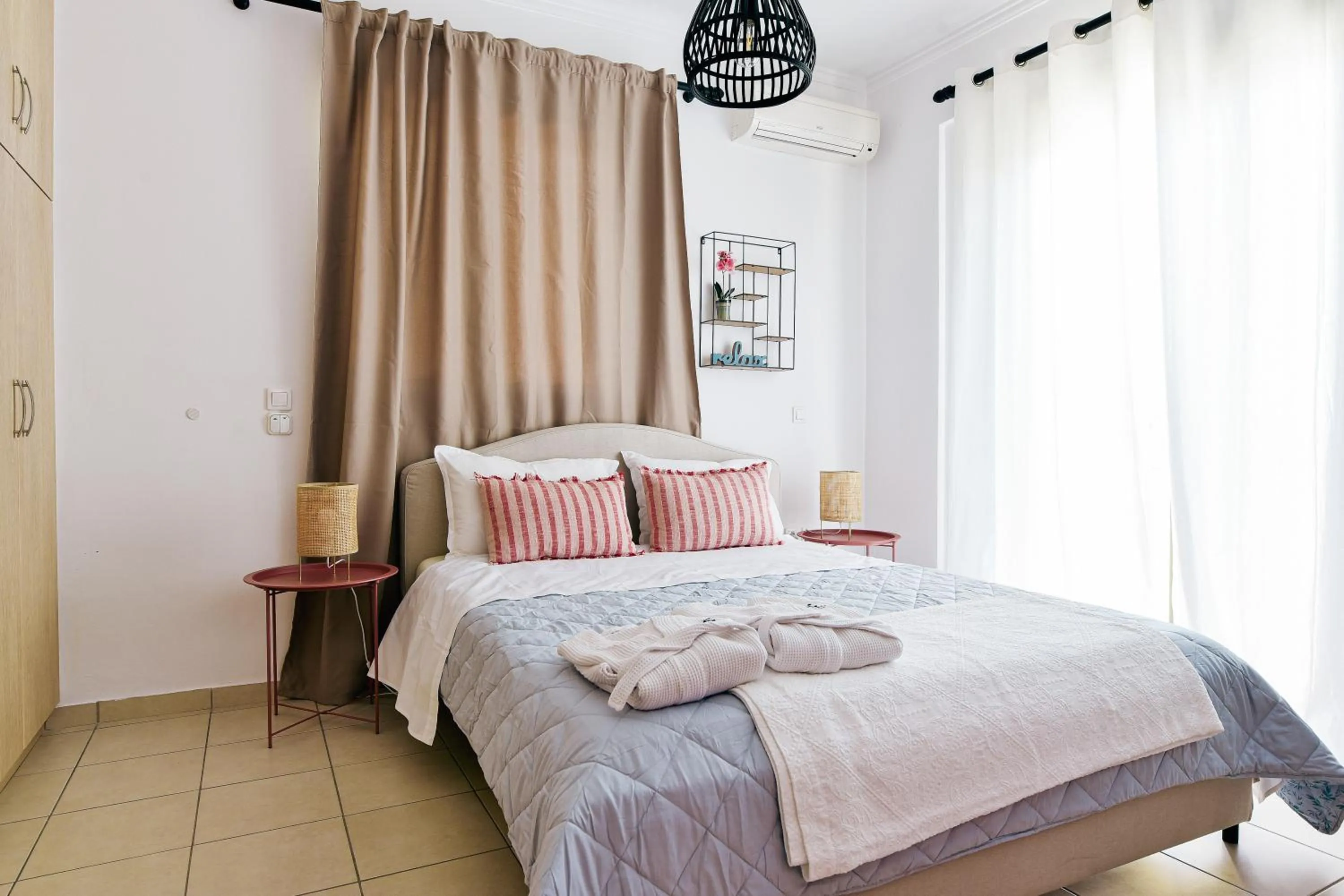 Bedroom, Bed in Oliva Holiday Homes