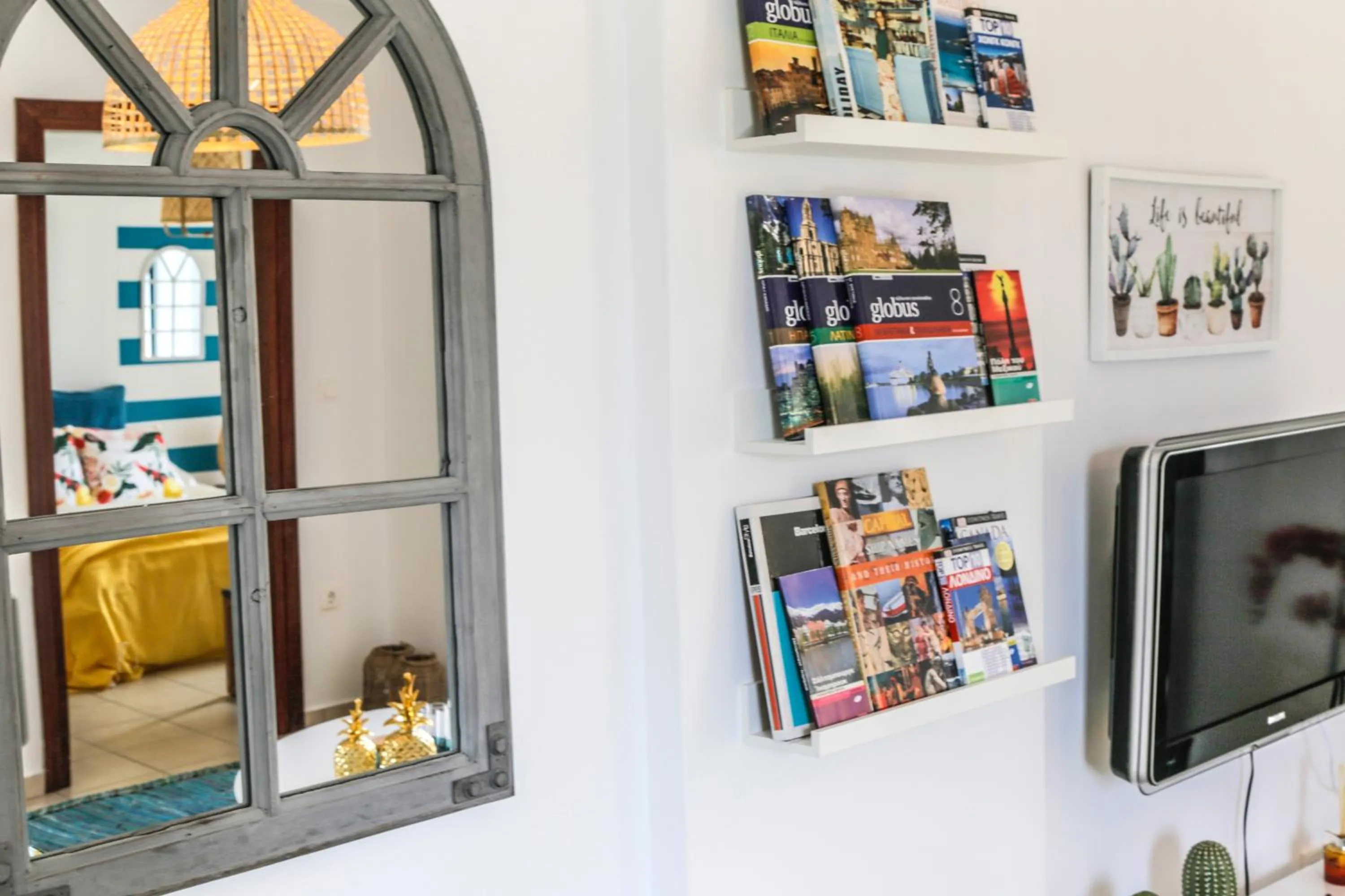 TV and multimedia in Oliva Holiday Homes