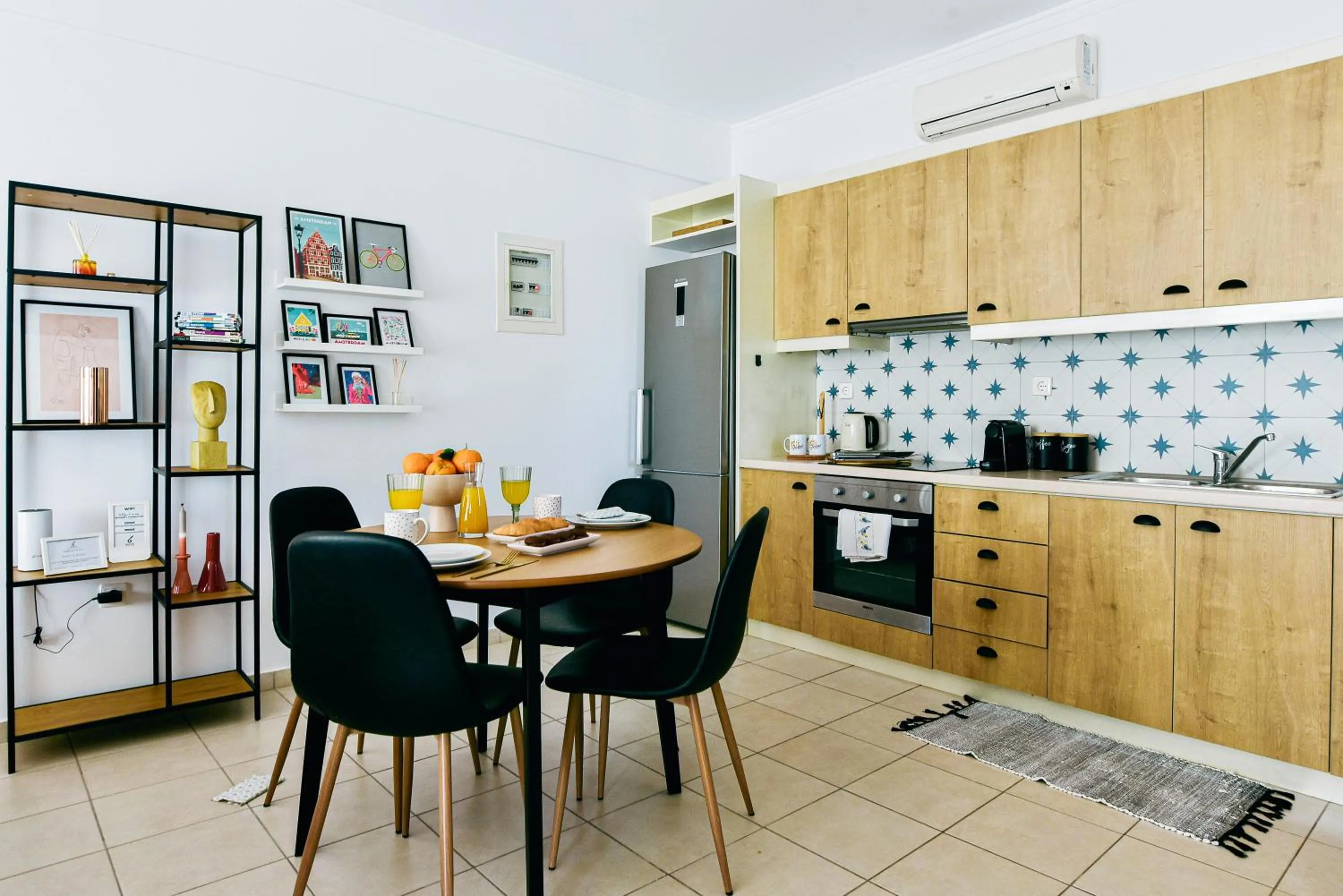 Kitchen or kitchenette in Oliva Holiday Homes