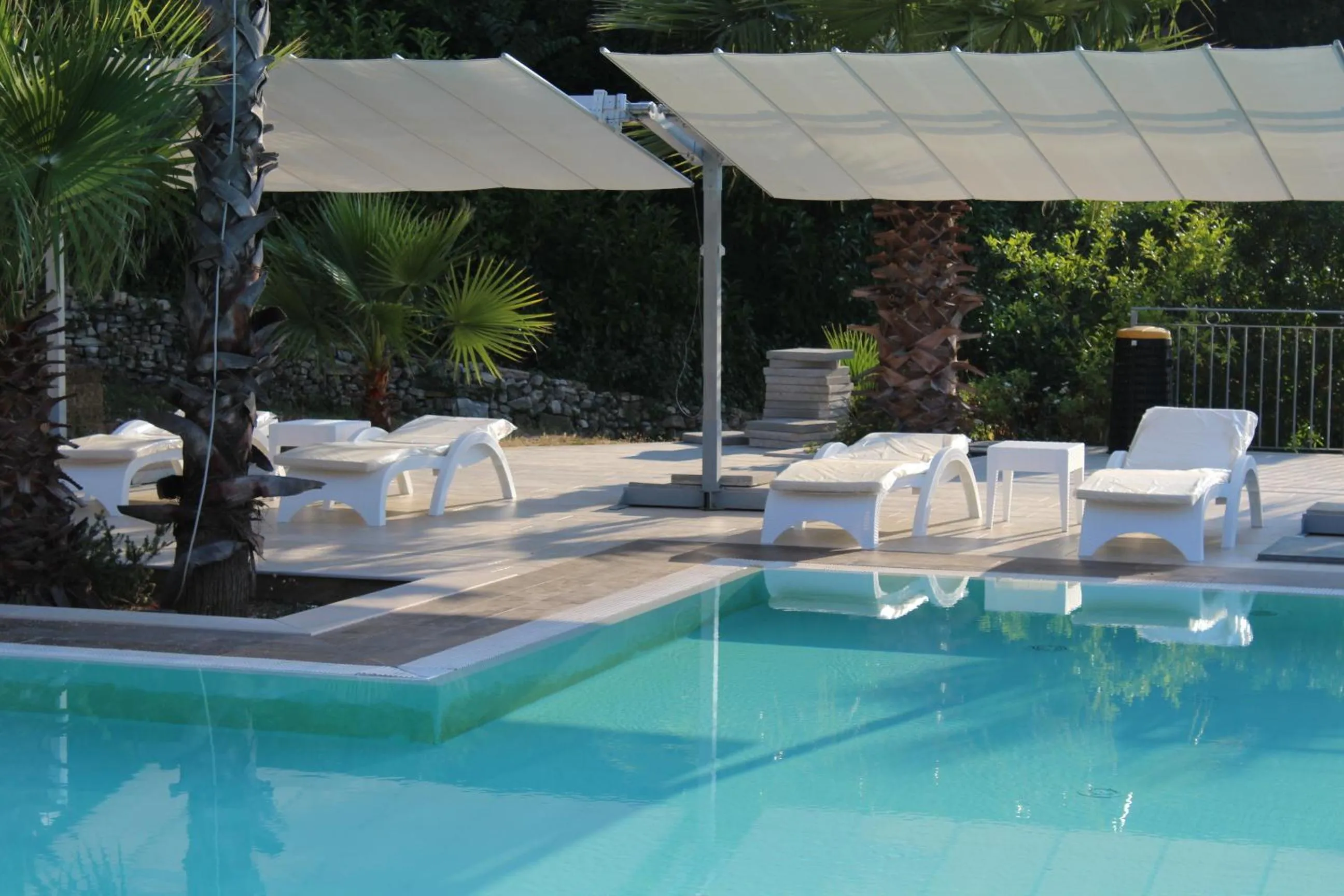 Swimming pool in Albergo Villa Vittoria