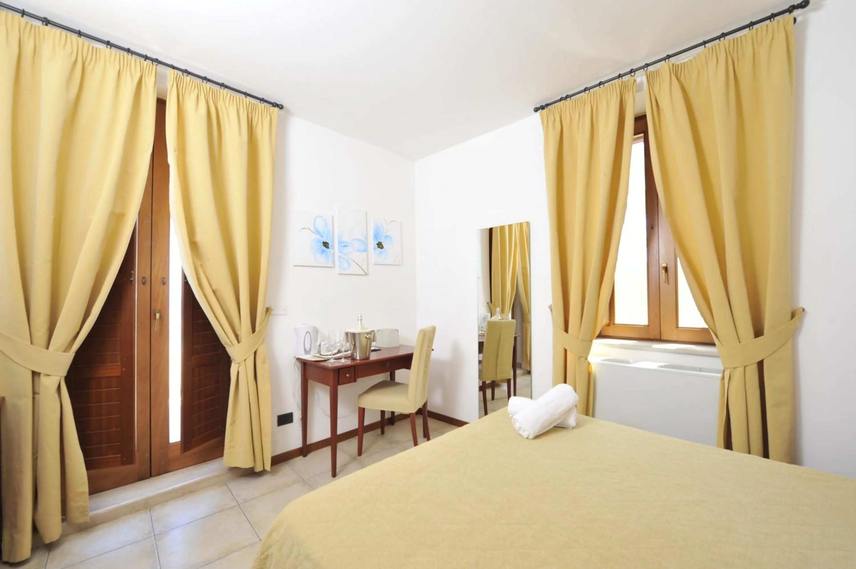 Decorative detail, Bed in Albergo Villa Vittoria