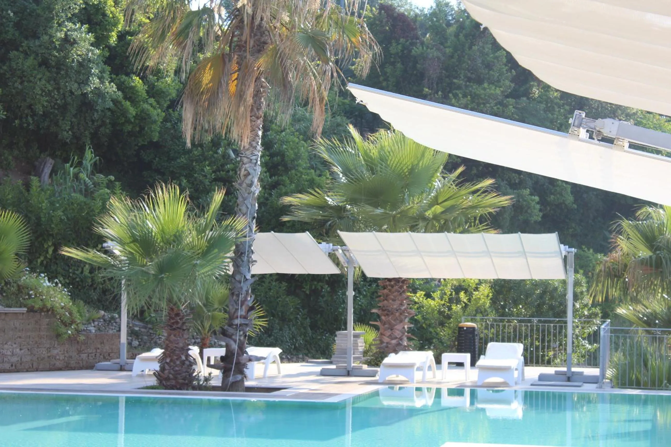 Swimming pool in Albergo Villa Vittoria