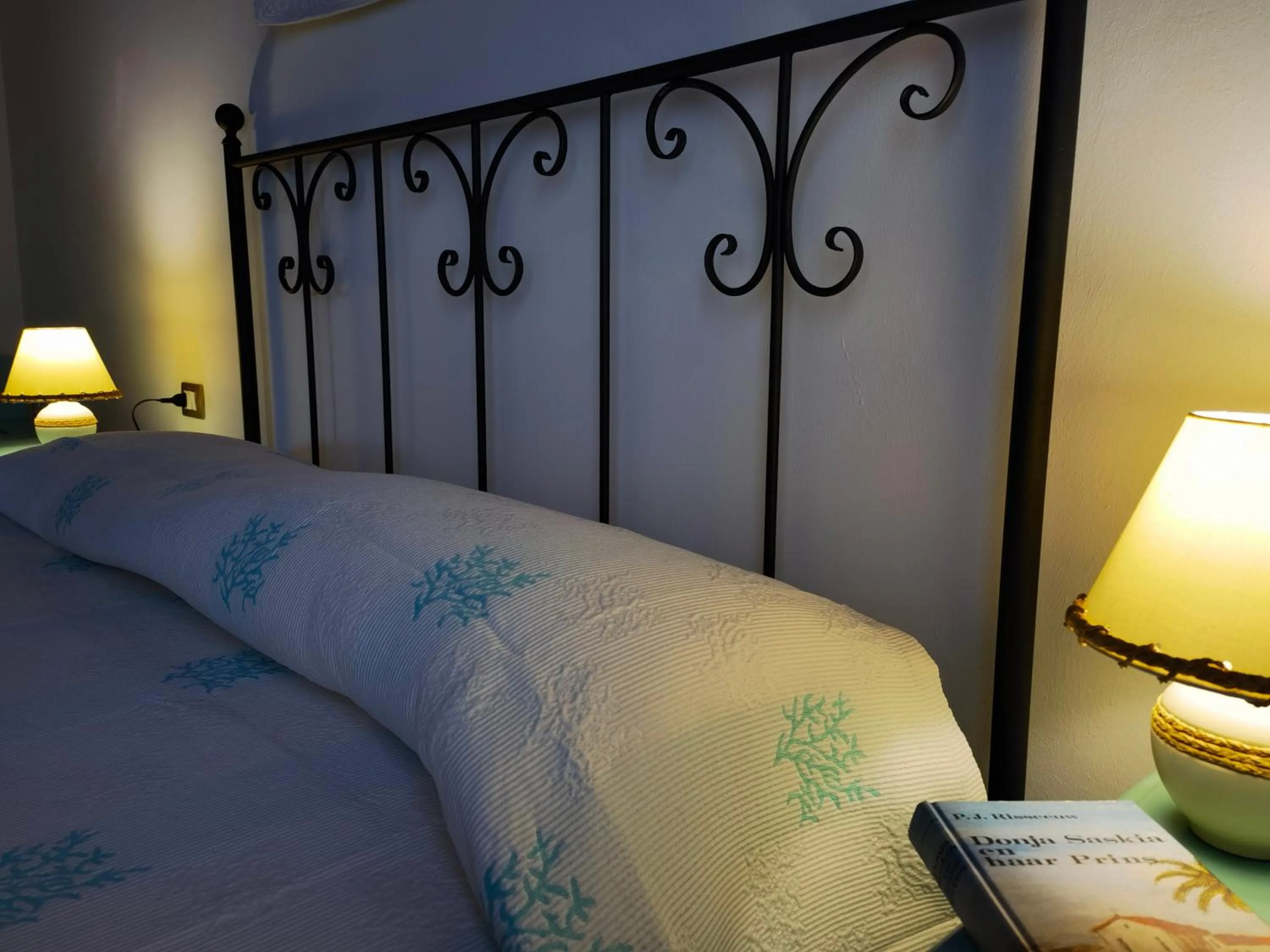 Bed in La Corte degli Ulivi - Albergo Rurale