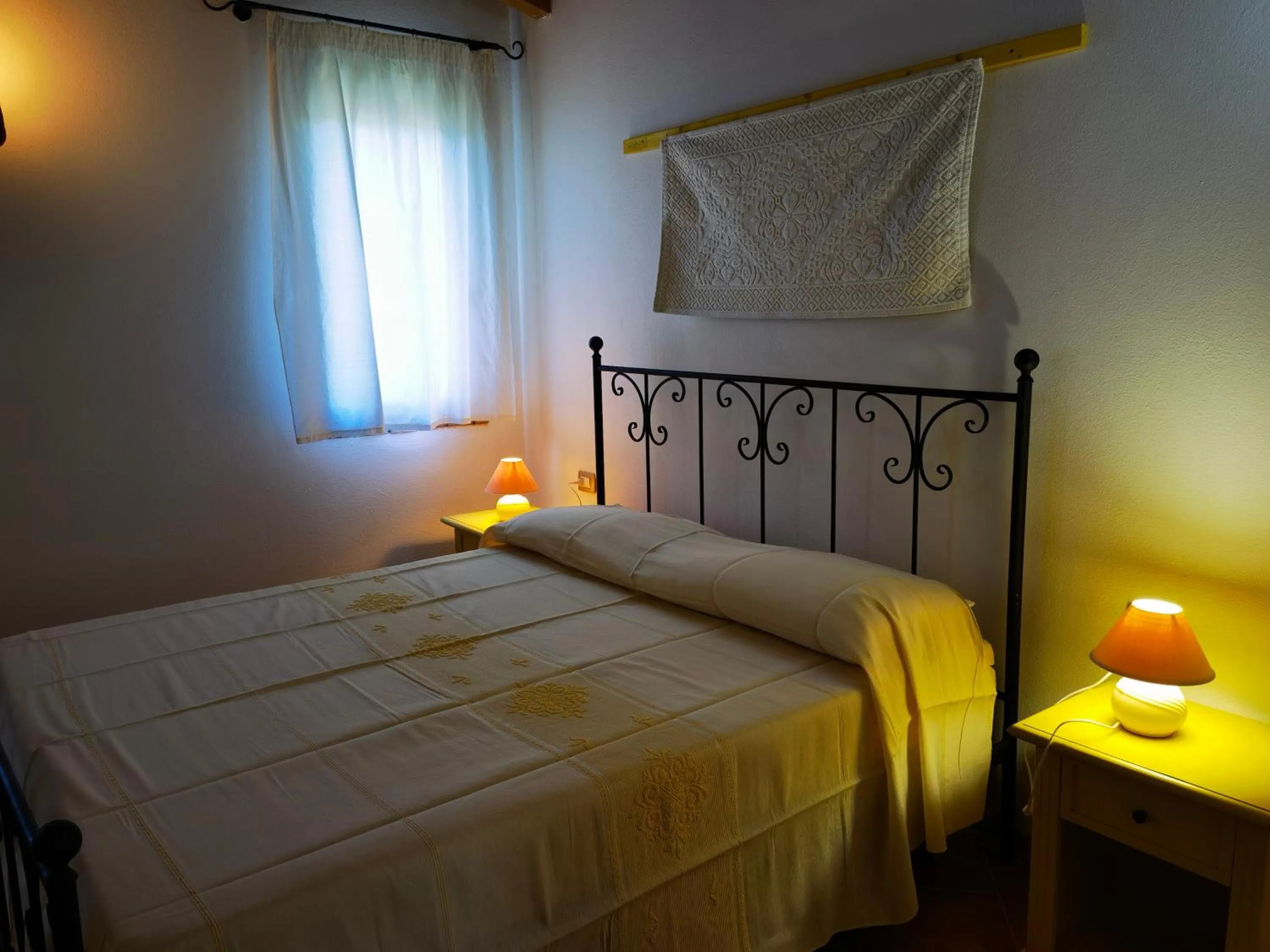 Bed in La Corte degli Ulivi - Albergo Rurale