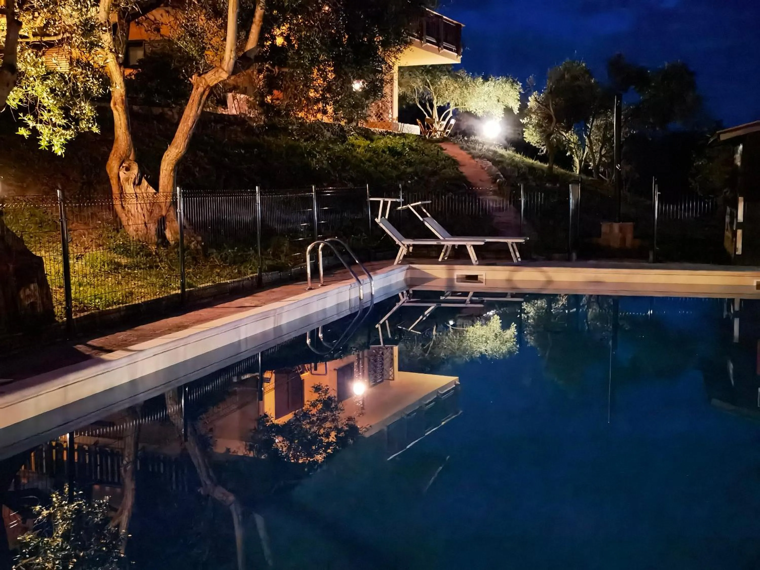 Swimming pool in La Corte degli Ulivi - Albergo Rurale