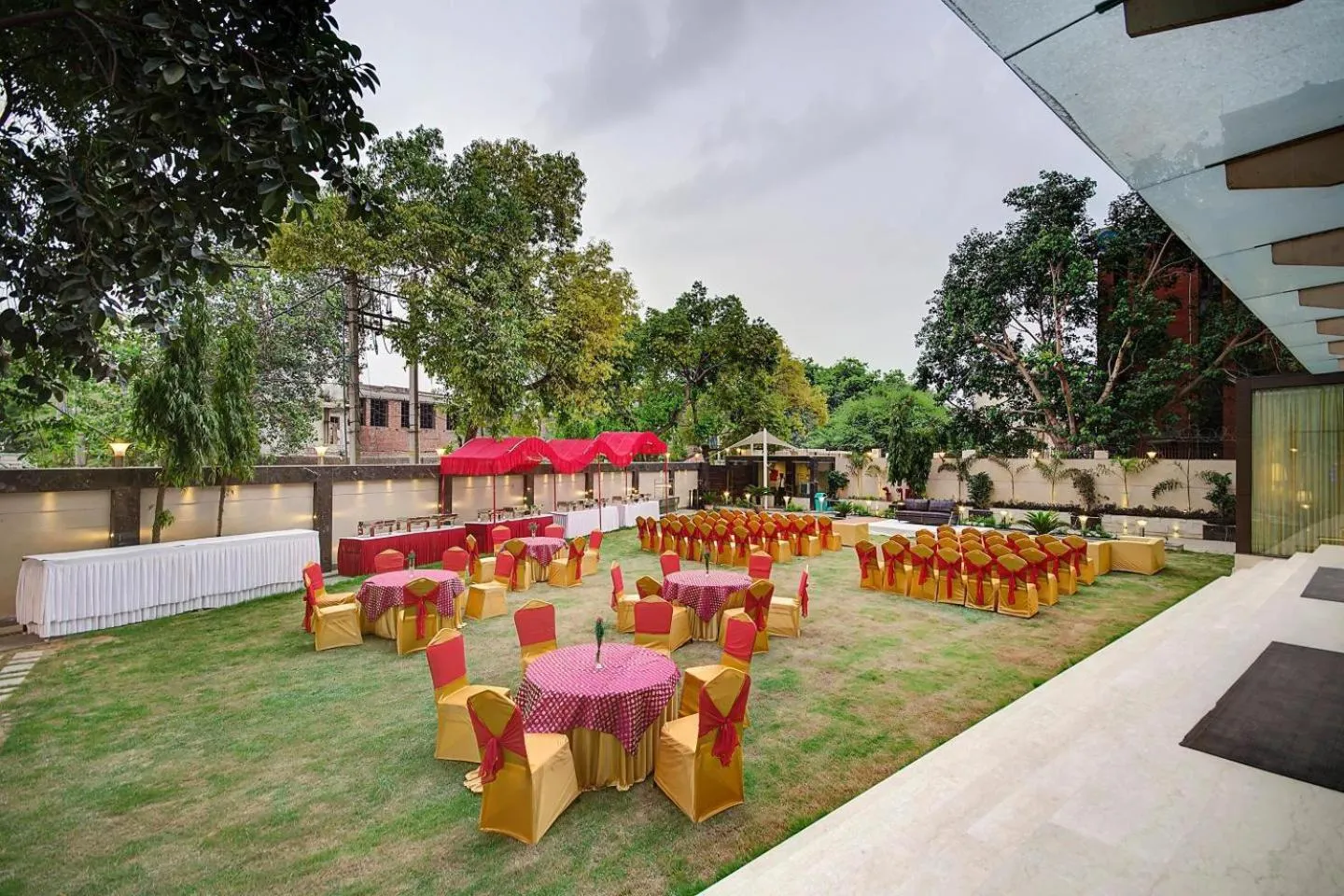 Garden in The Palm Spring a Boutique Hotel Naraina New Delhi