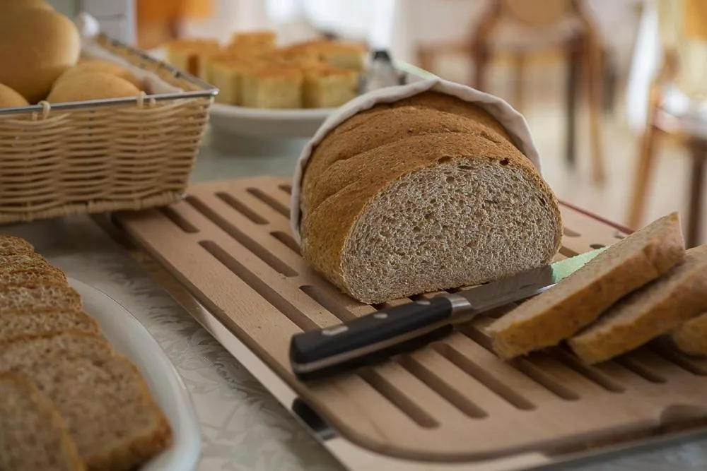 Restaurant/places to eat in Hotel Imperia