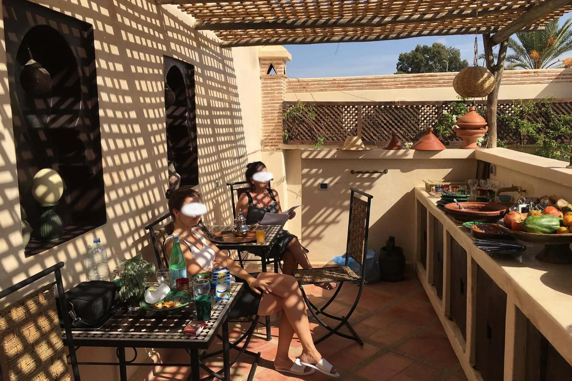 Restaurant/places to eat in Riad Of The Storks