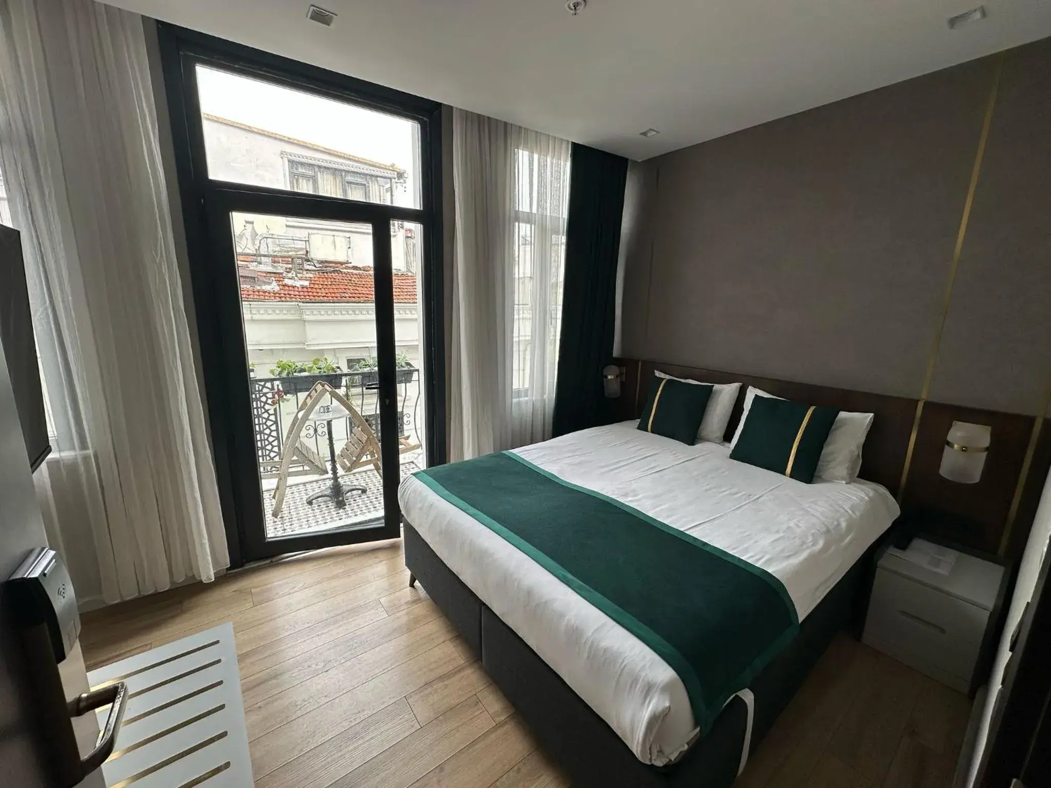 Small Double Room in Costera Hotel Small Double Room in Costera Hotel