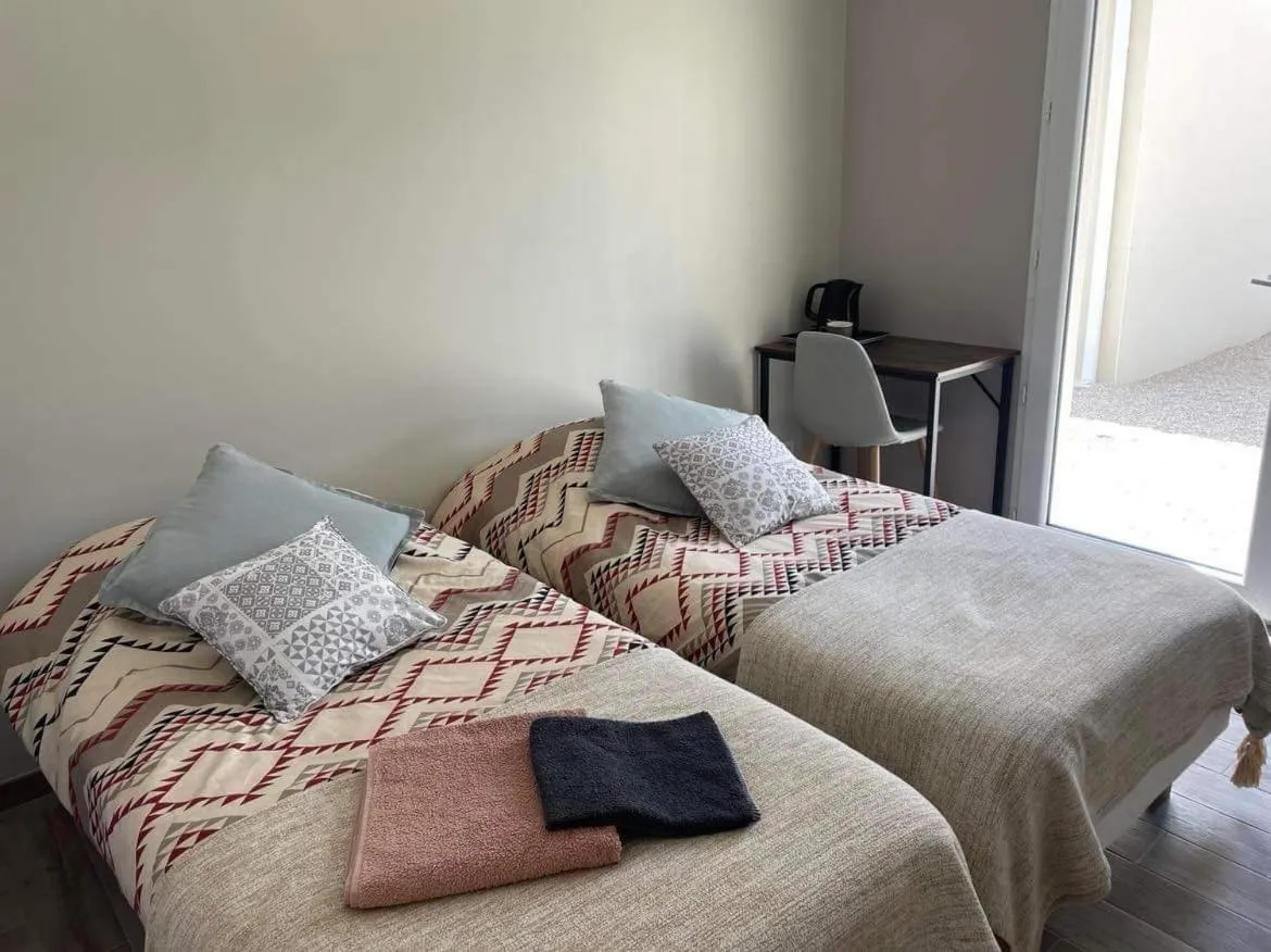 Twin Room with Bathroom - single occupancy in La Petite Salamandre
