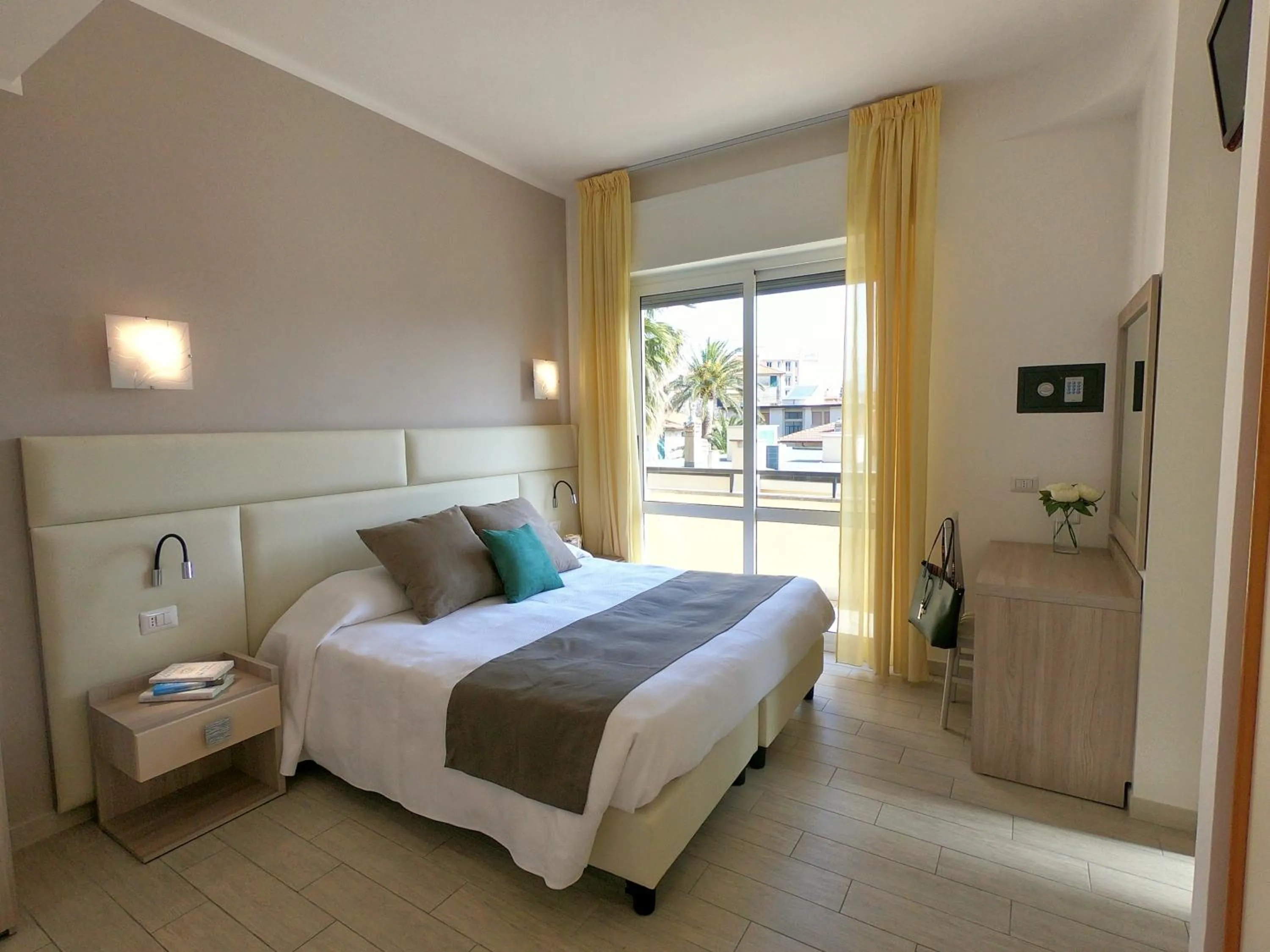 Bed in Hotel Residence La Palma