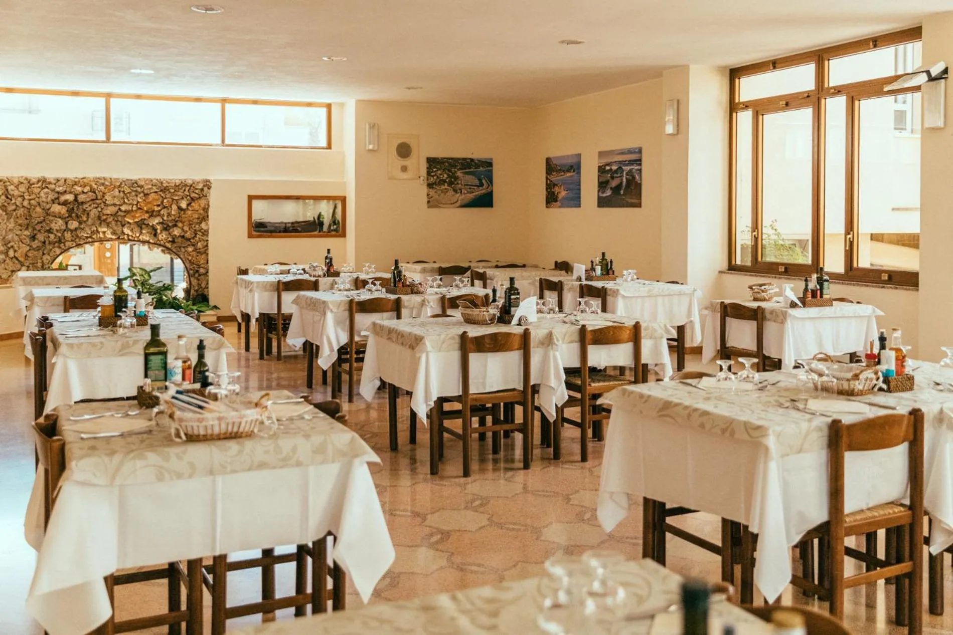 Restaurant/places to eat in Hotel Residence La Palma