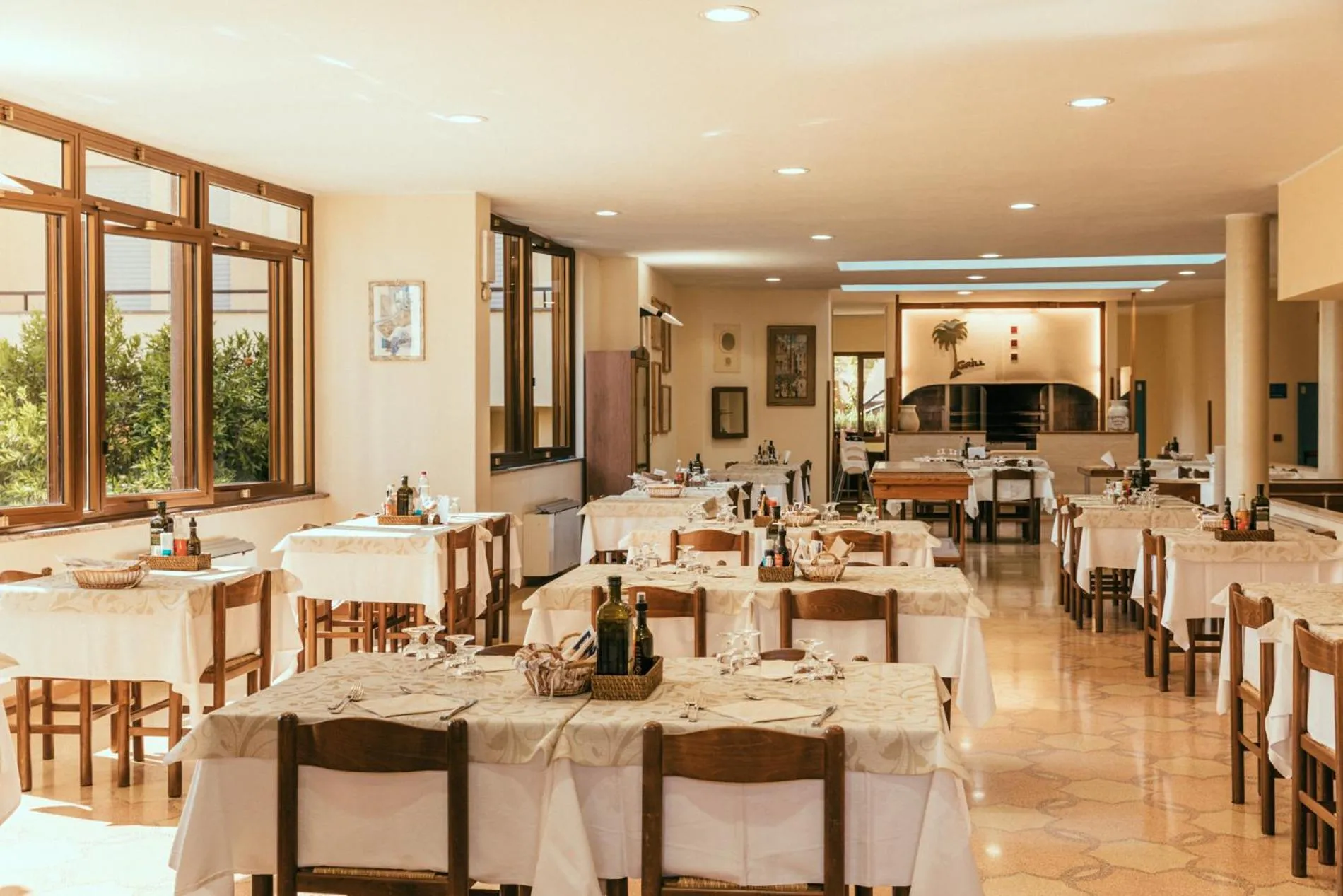 Restaurant/places to eat in Hotel Residence La Palma