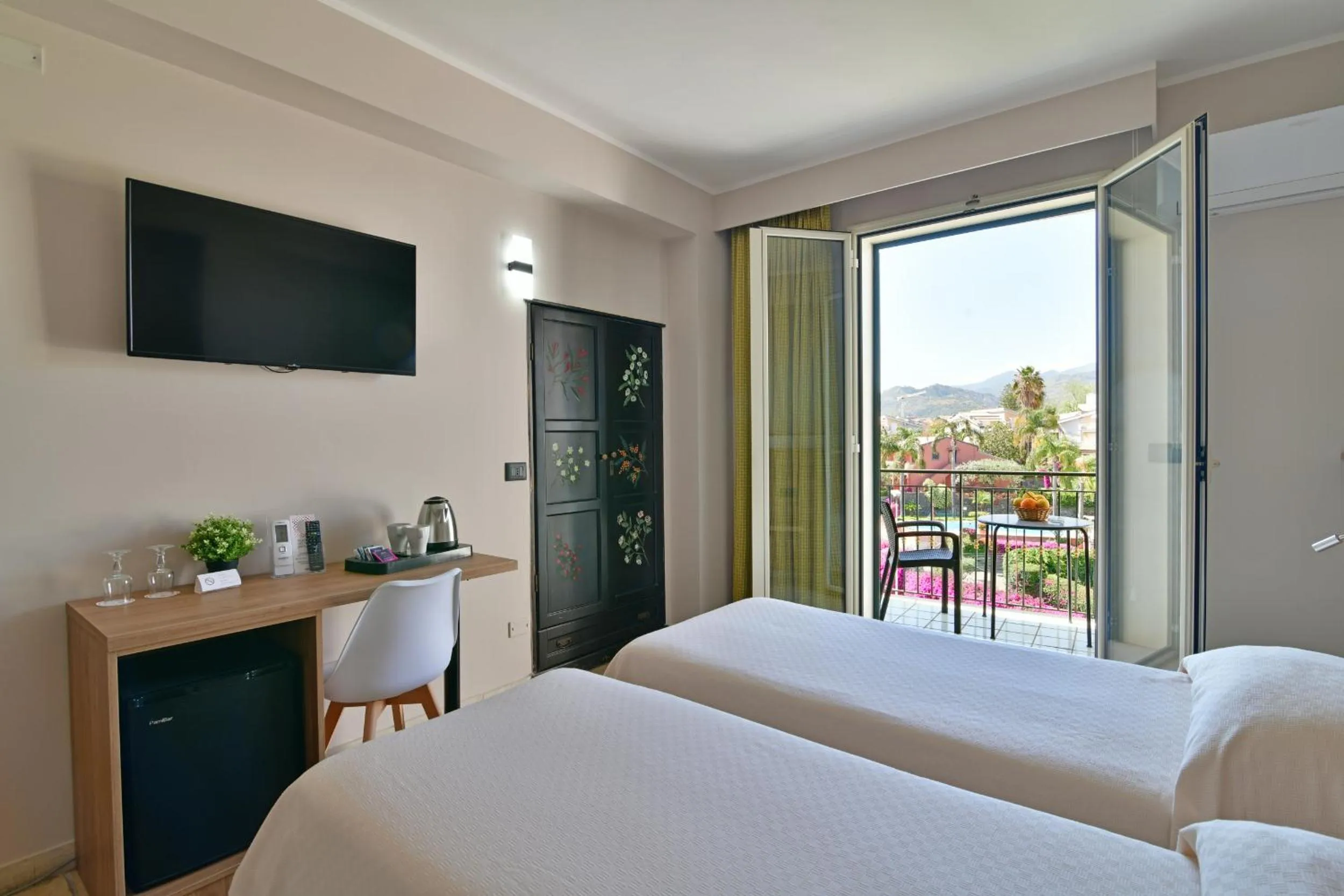 View (from property/room), Bed in Hotel & Apartments Villa Linda