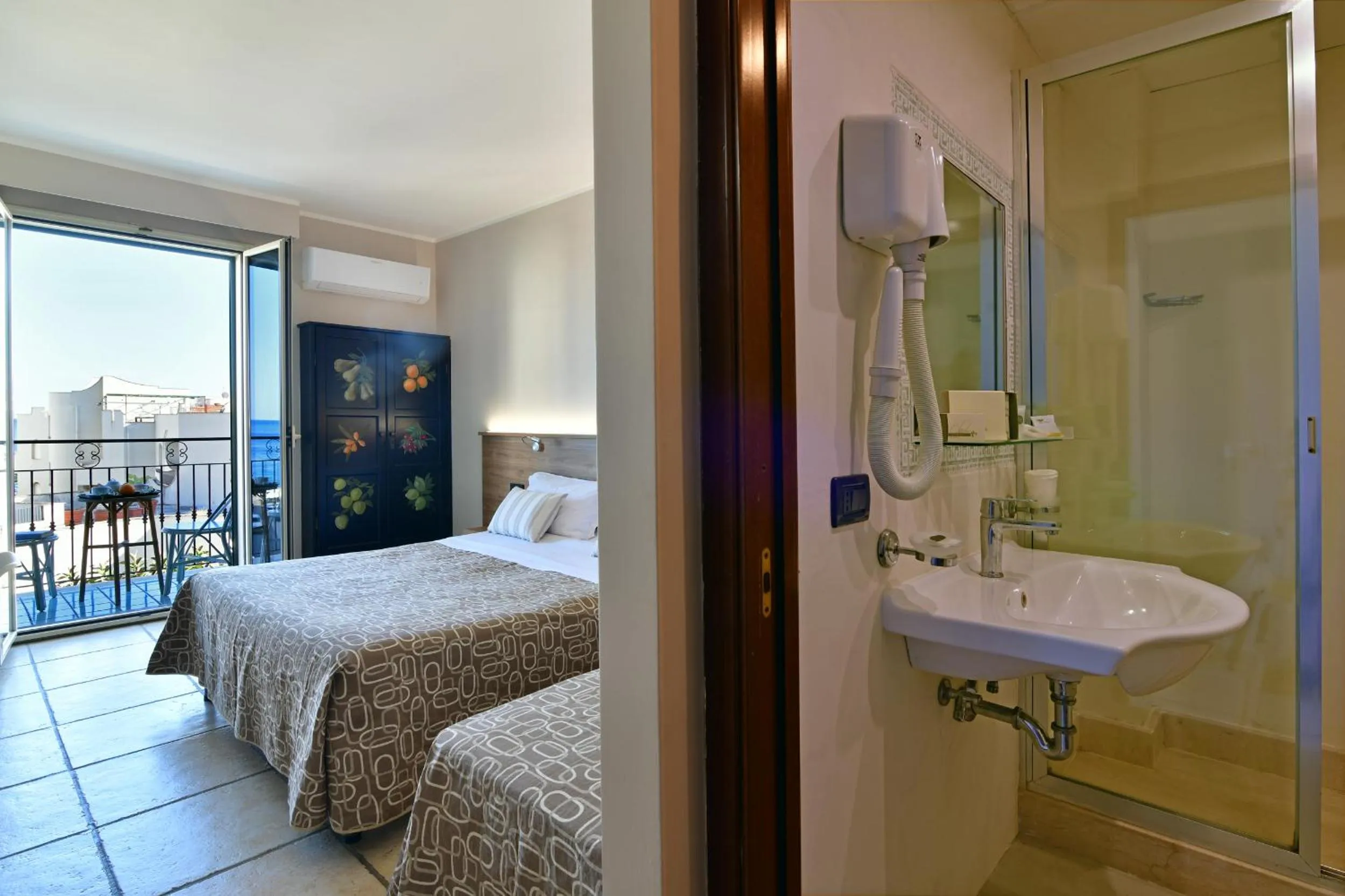 Photo of the whole room, Bed in Hotel & Apartments Villa Linda