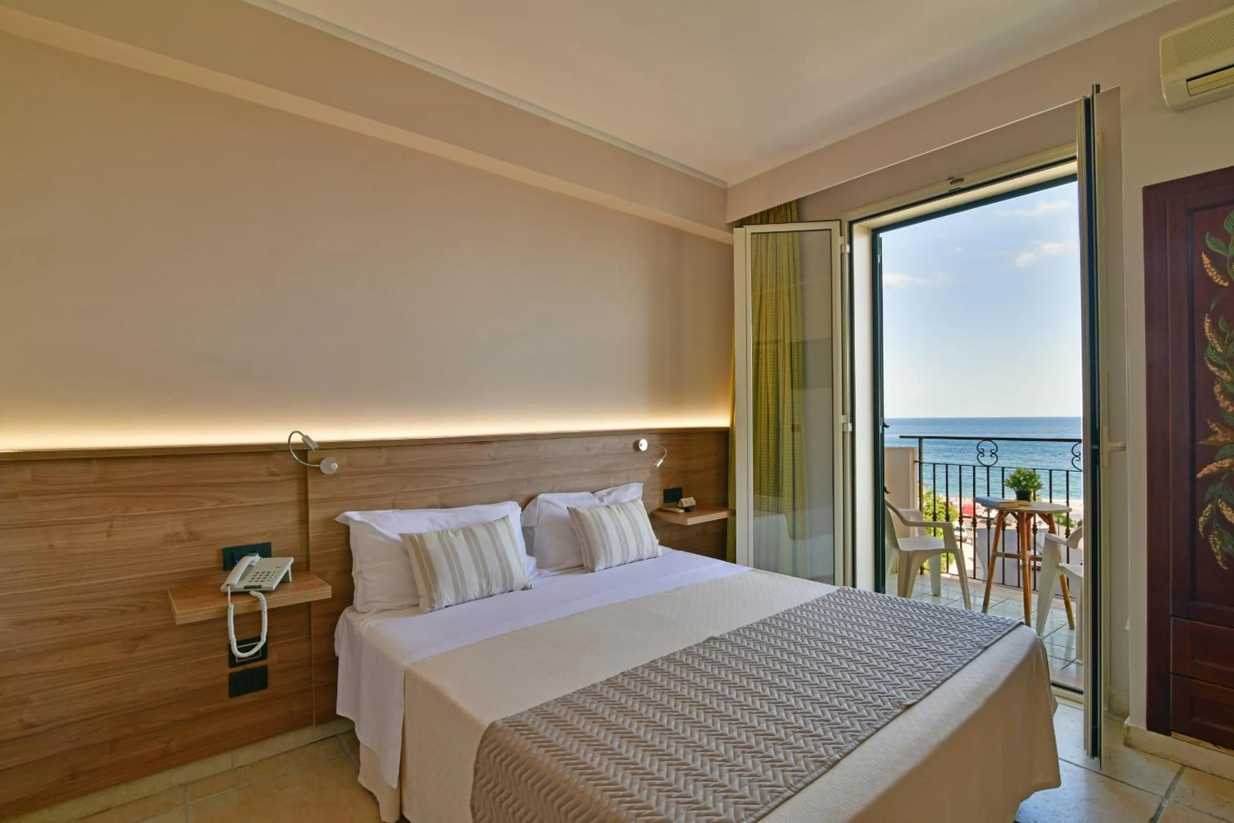 Photo of the whole room, Bed in Hotel & Apartments Villa Linda