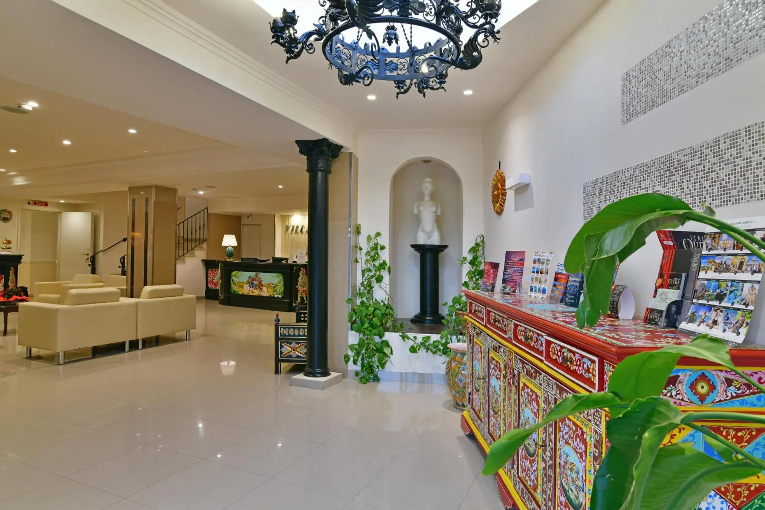 Lobby or reception in Hotel & Apartments Villa Linda Lobby or reception in Hotel & Apartments Villa Linda