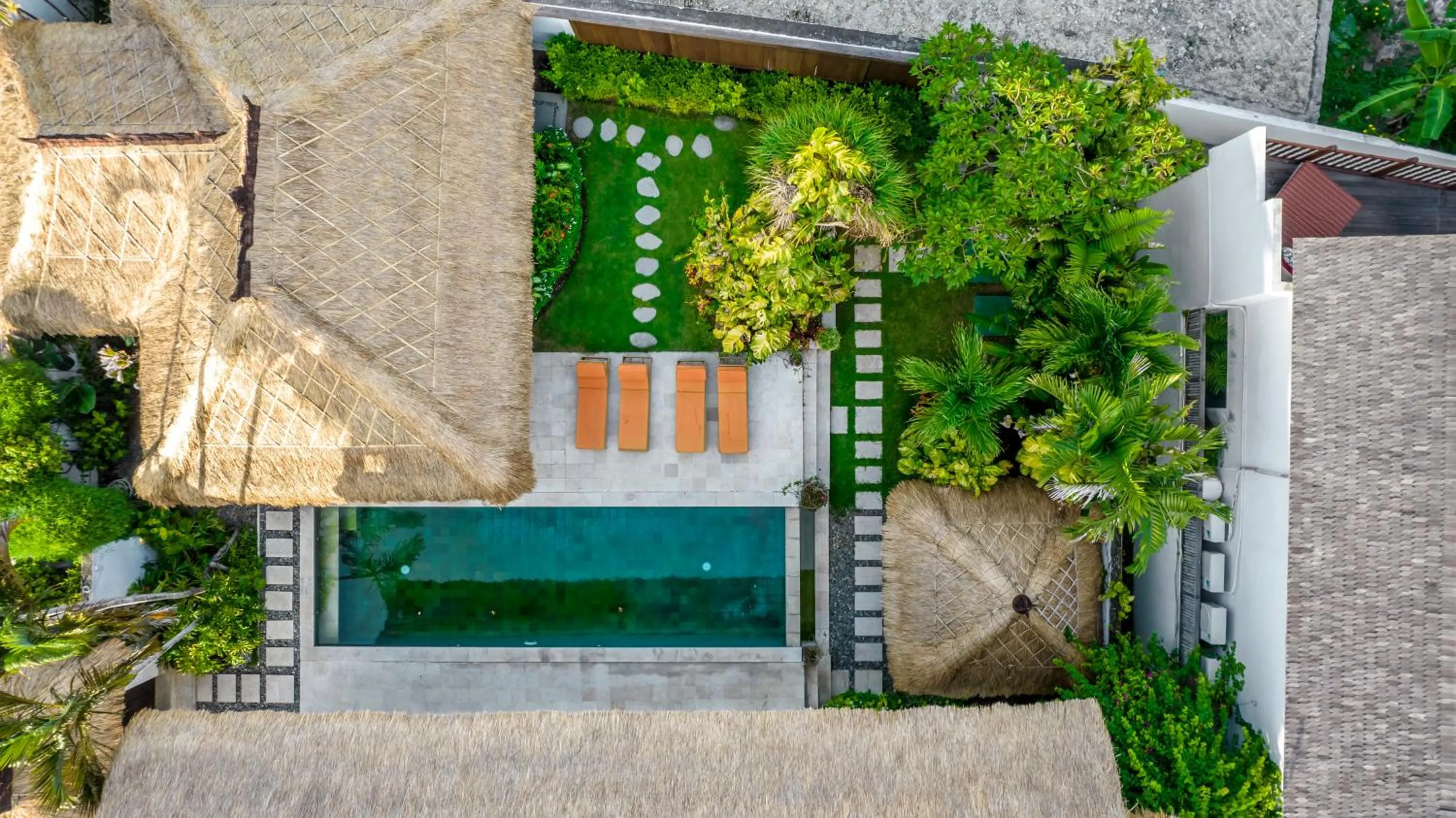 Garden in Villa Gading by Alfred in Bali