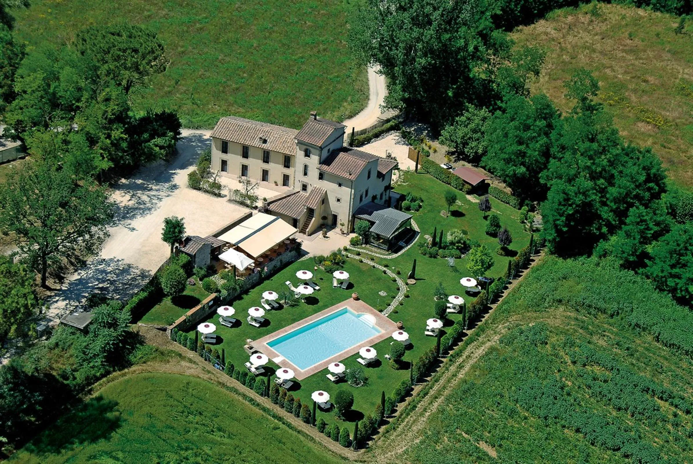 Property building in Molino Di Foci