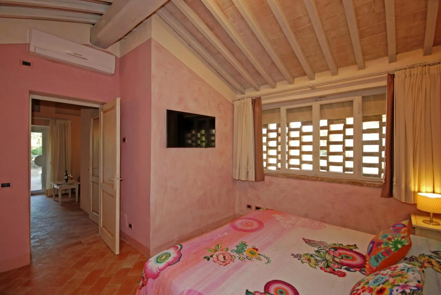 Photo of the whole room, Bed in Molino Di Foci