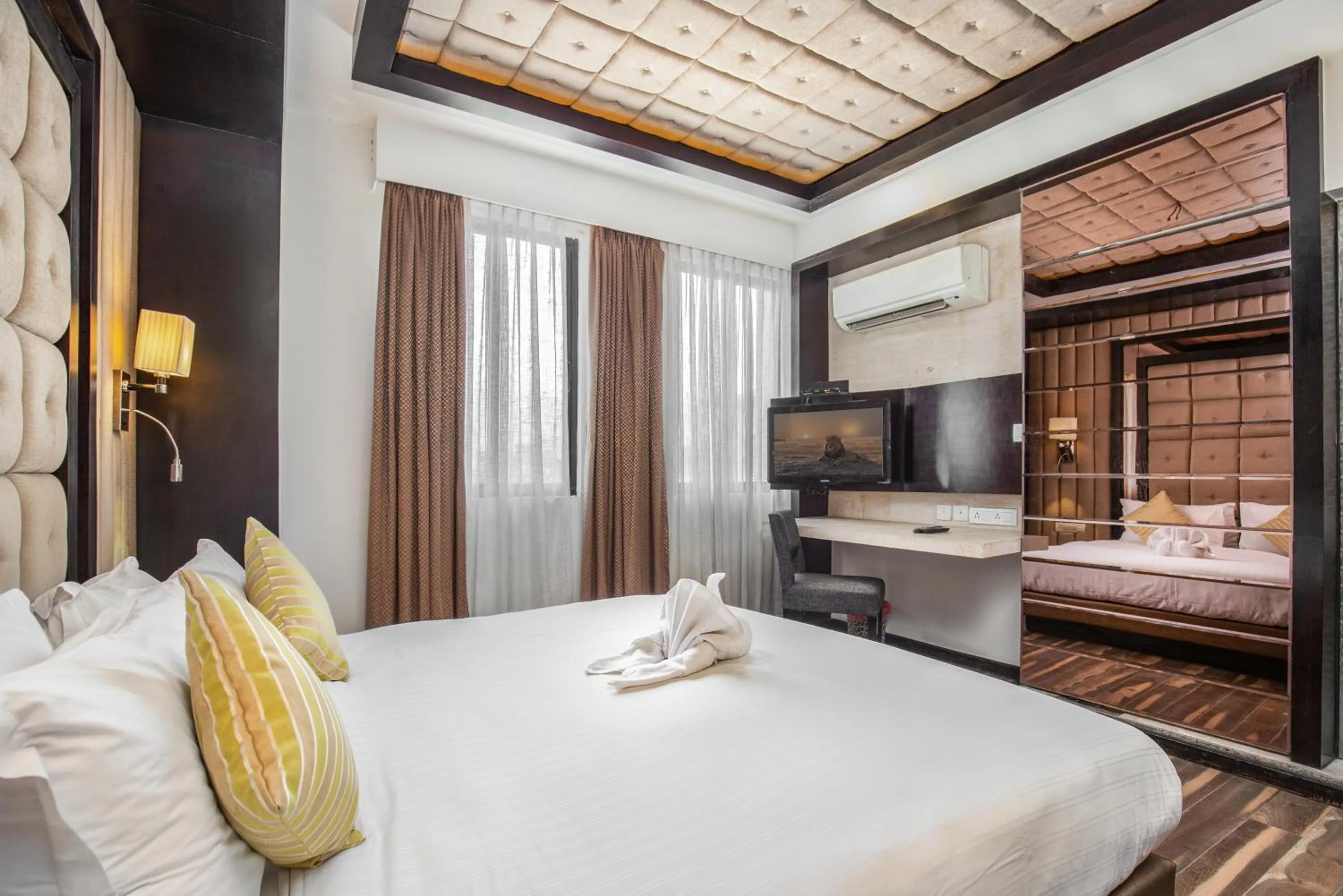 Bed in Mahabir Palace