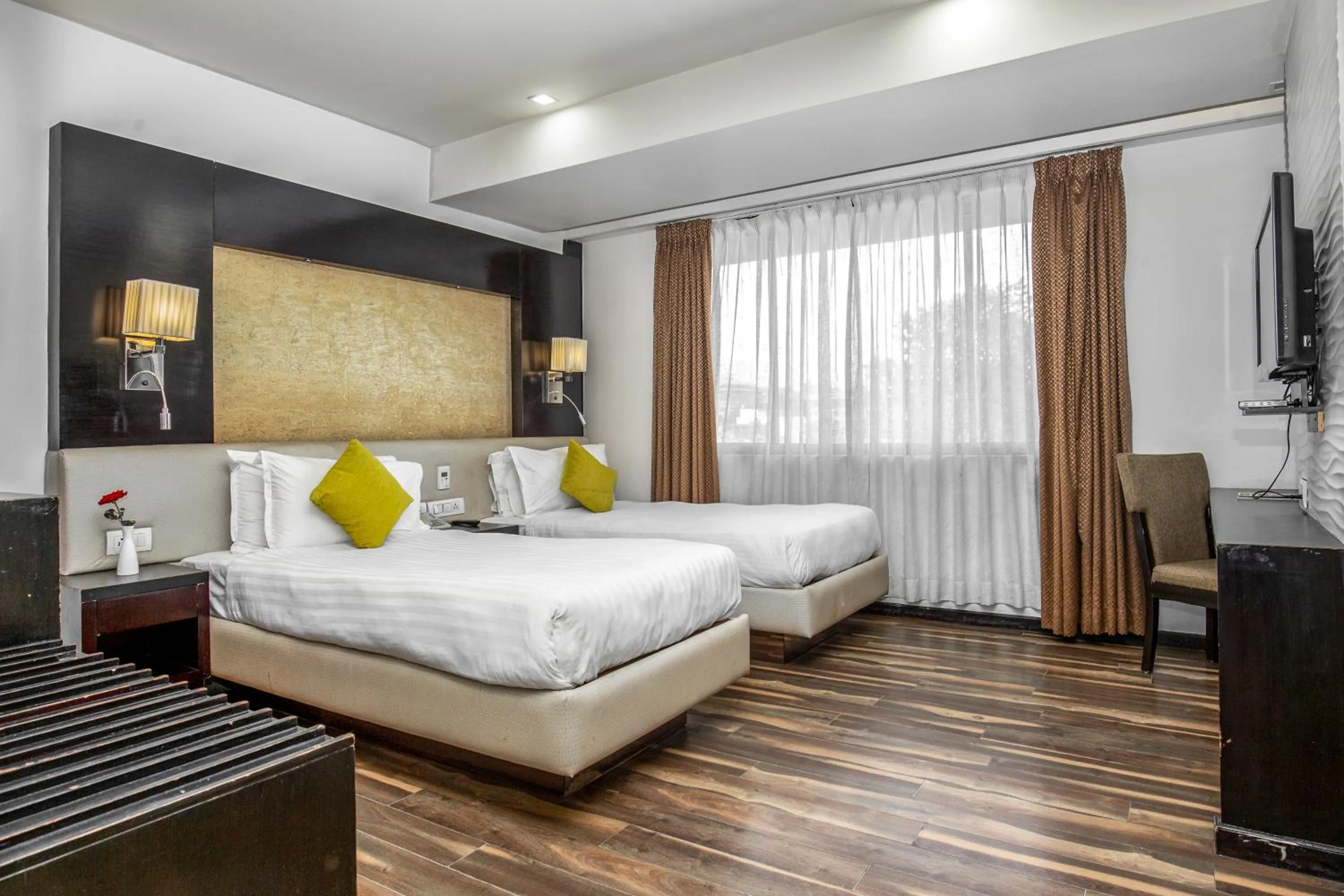 Photo of the whole room, Bed in Mahabir Palace