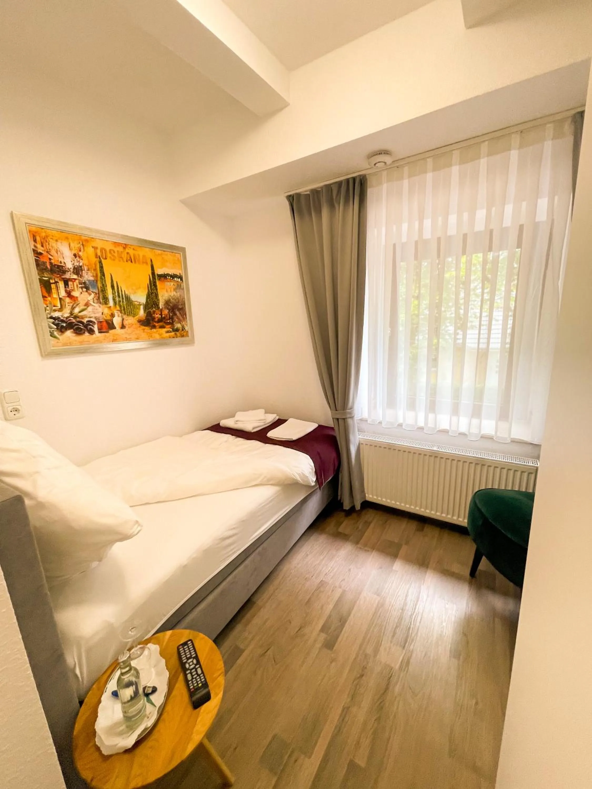 Photo of the whole room, Bed in Hotel Kronenkurve