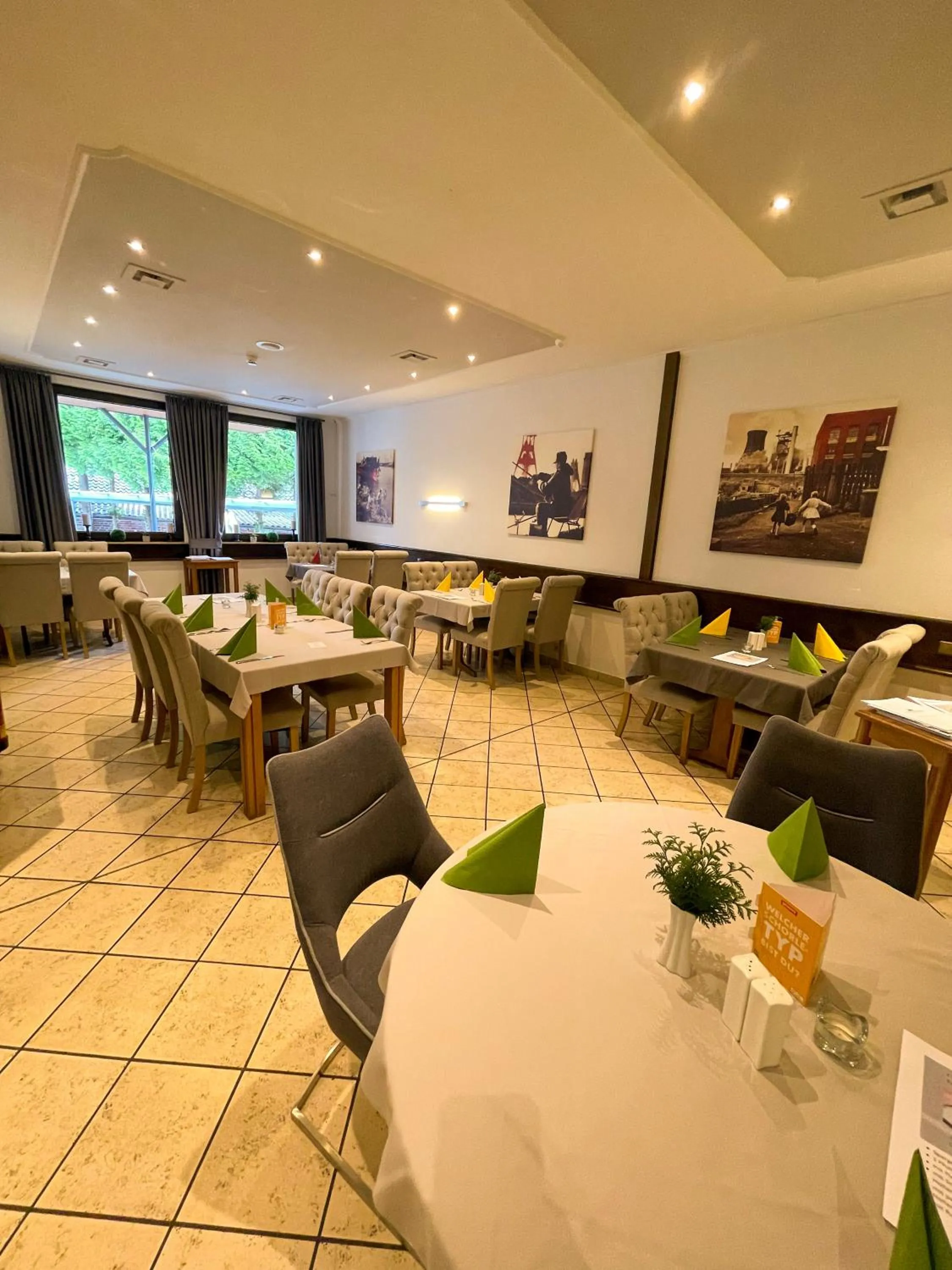 Restaurant/places to eat in Hotel Kronenkurve