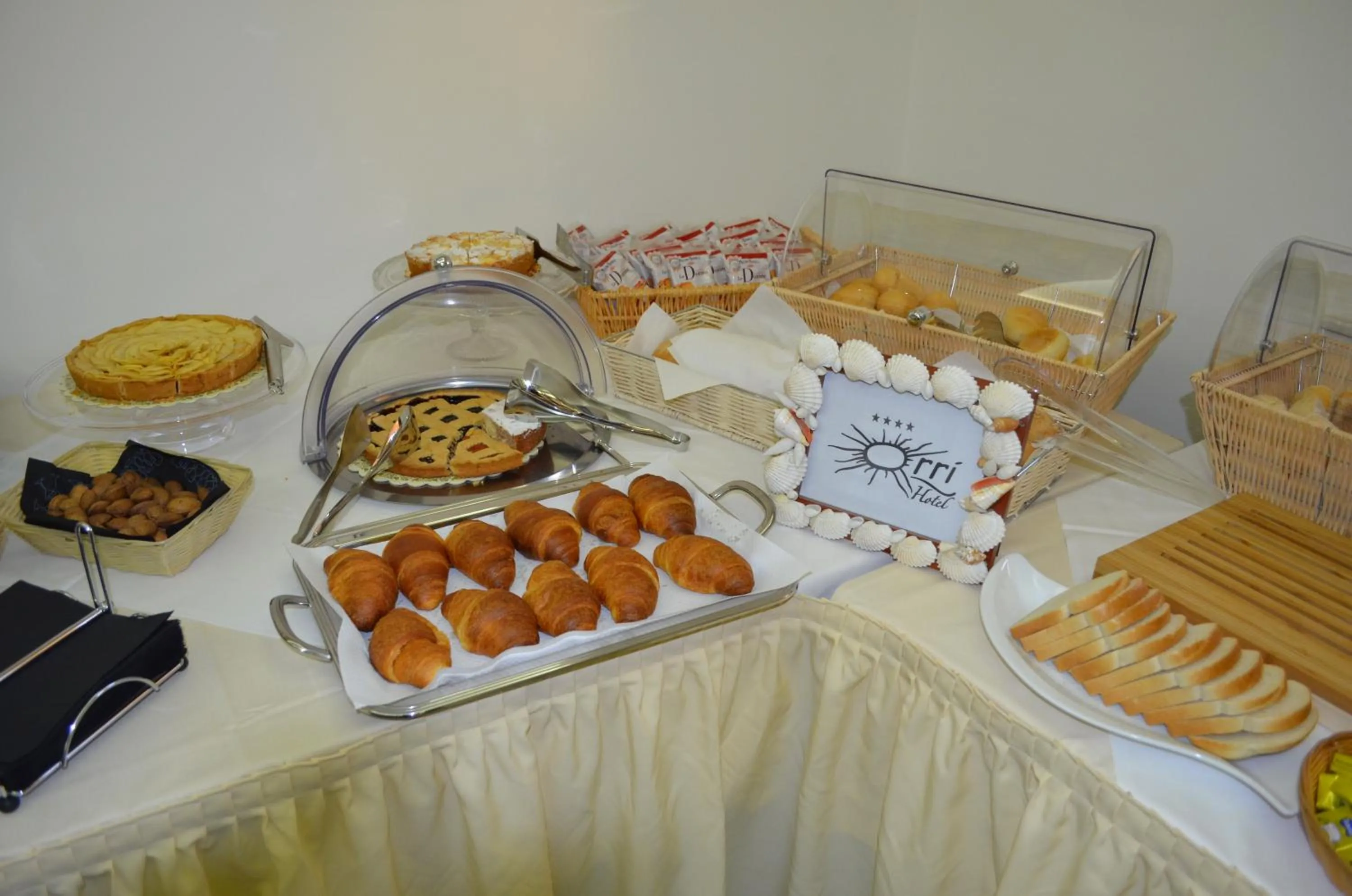 Continental breakfast in Hotel Orri