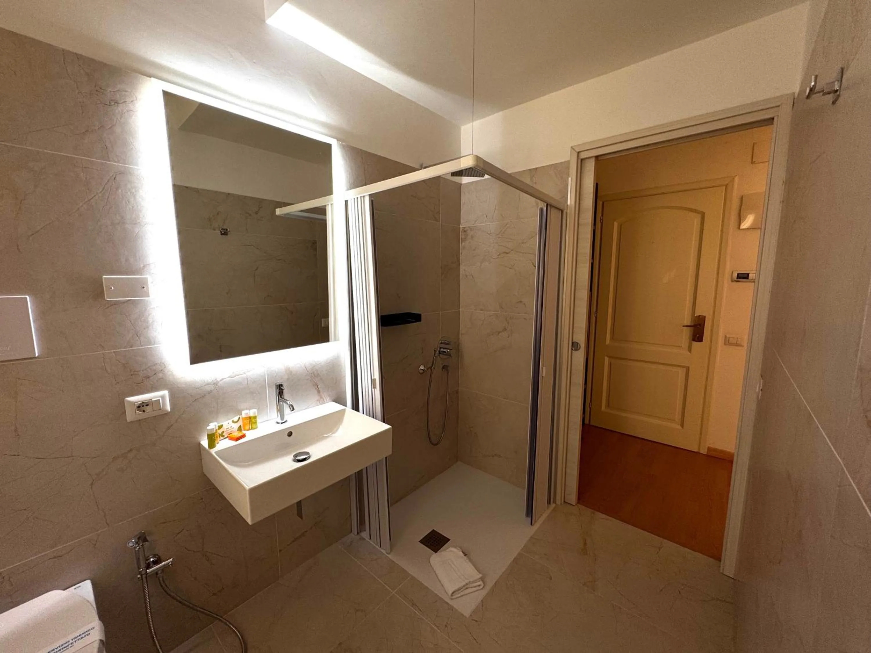 Bathroom in Hotel Orri