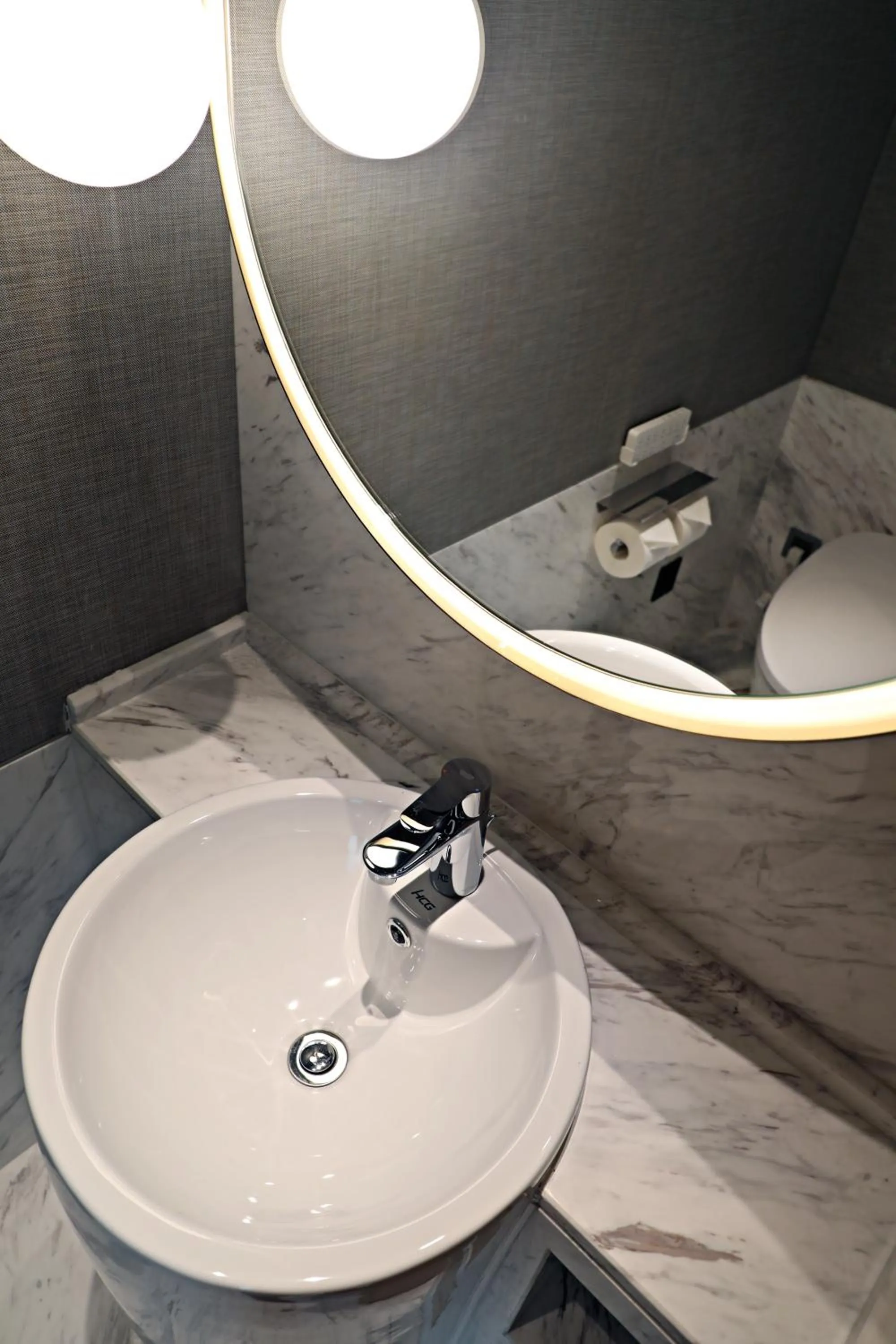 Toilet in Novotel Shanghai Caohejing