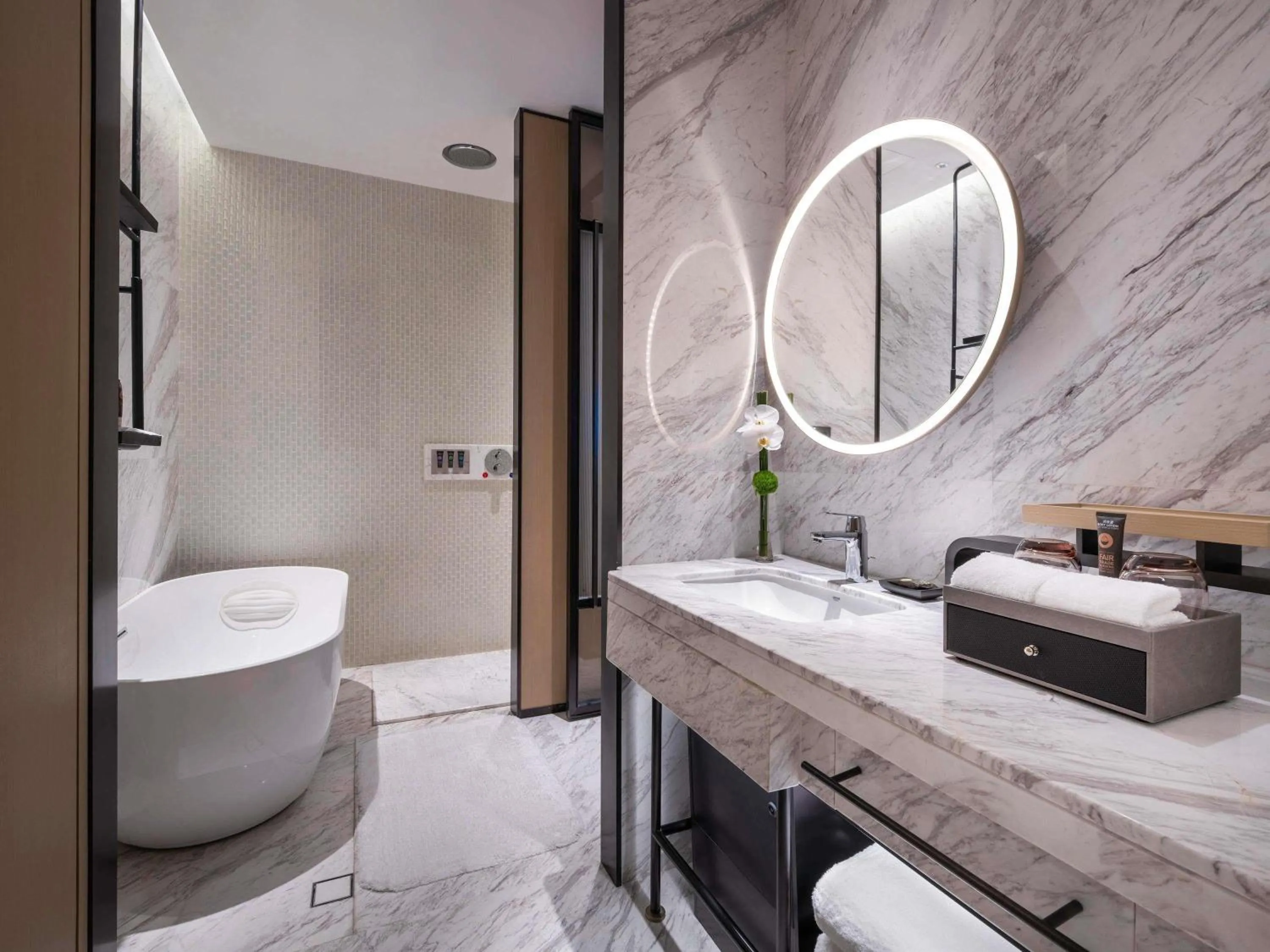 Bedroom in Novotel Shanghai Caohejing