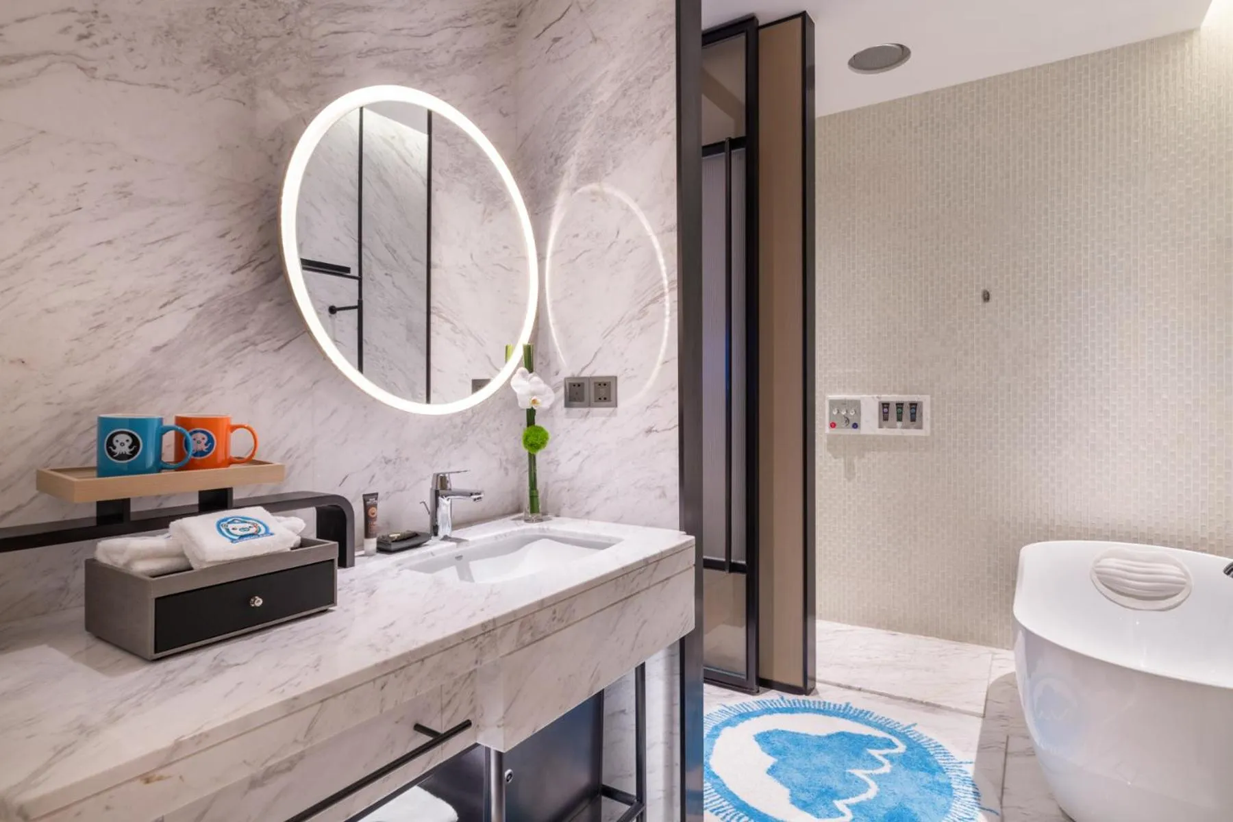 Toilet in Novotel Shanghai Caohejing