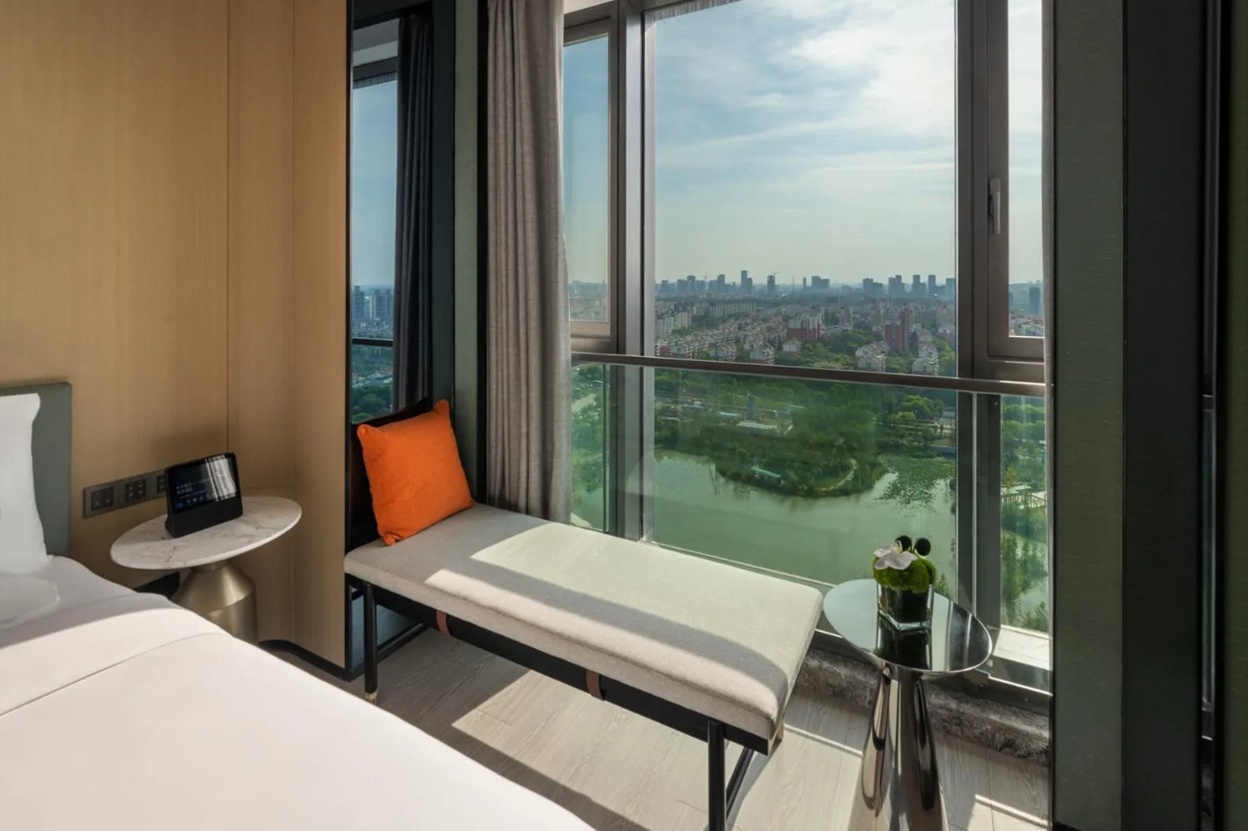 Lake view, Bed in Novotel Shanghai Caohejing