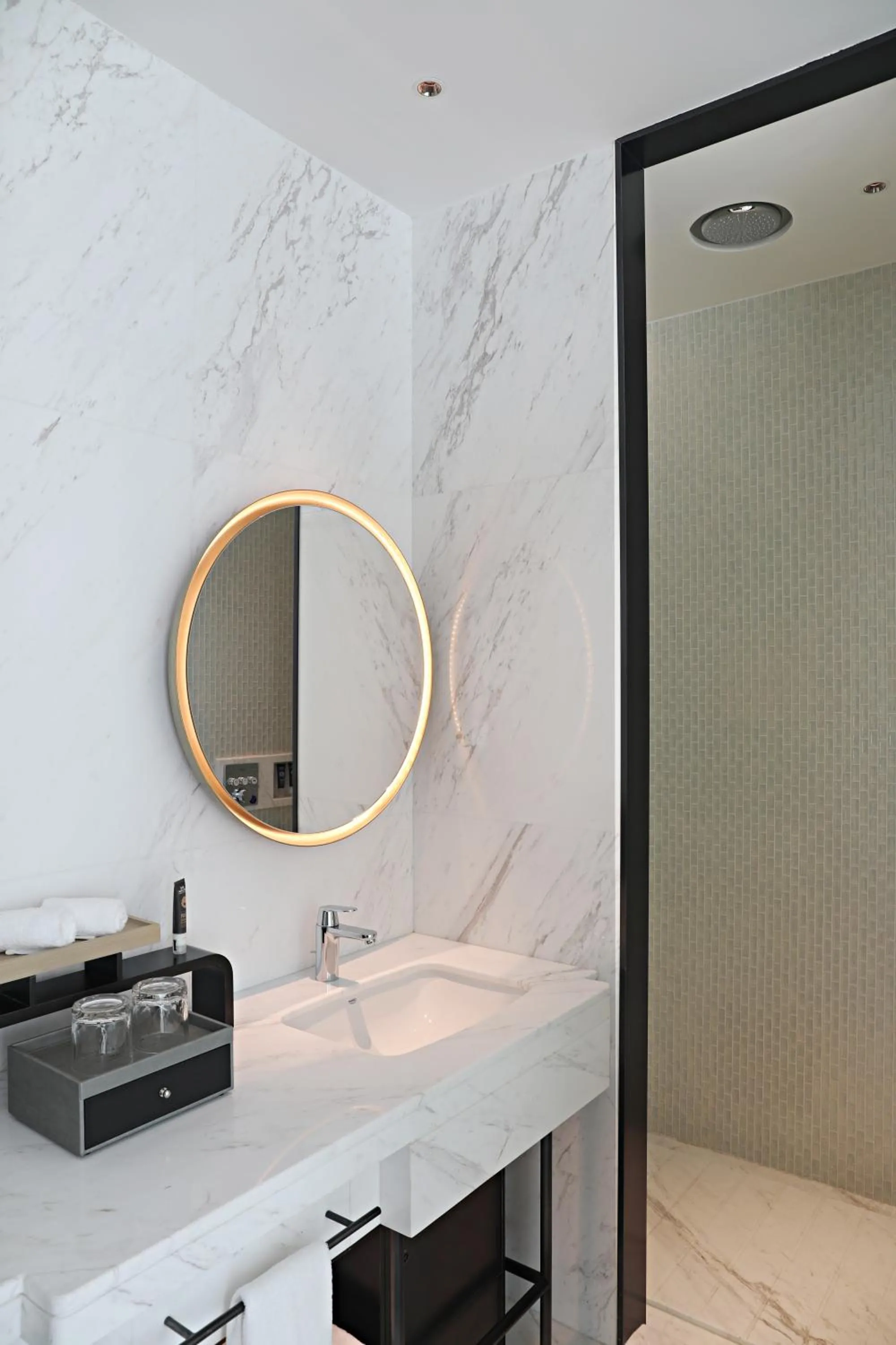 Bathroom in Novotel Shanghai Caohejing