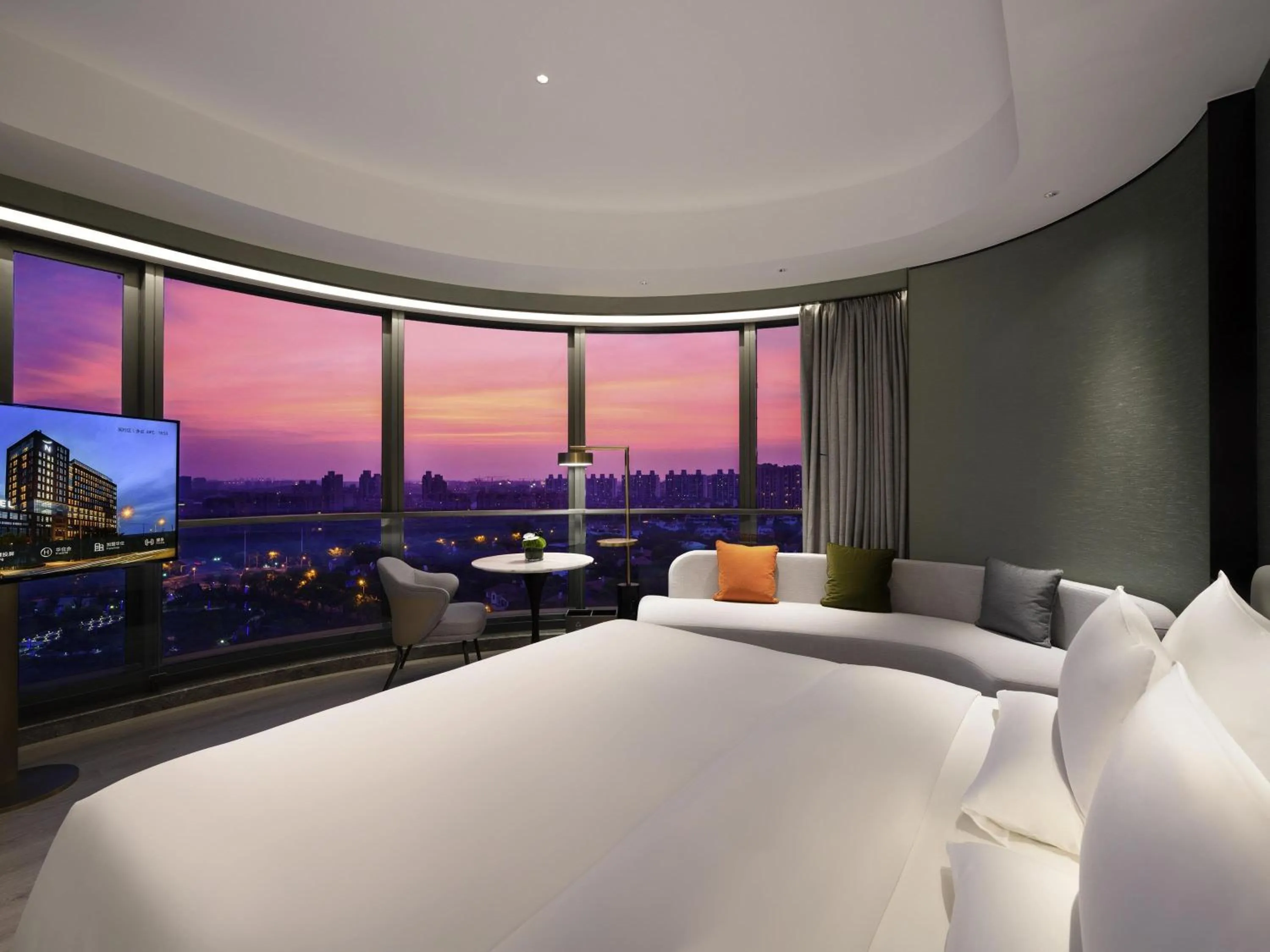 Bedroom, Bed in Novotel Shanghai Caohejing