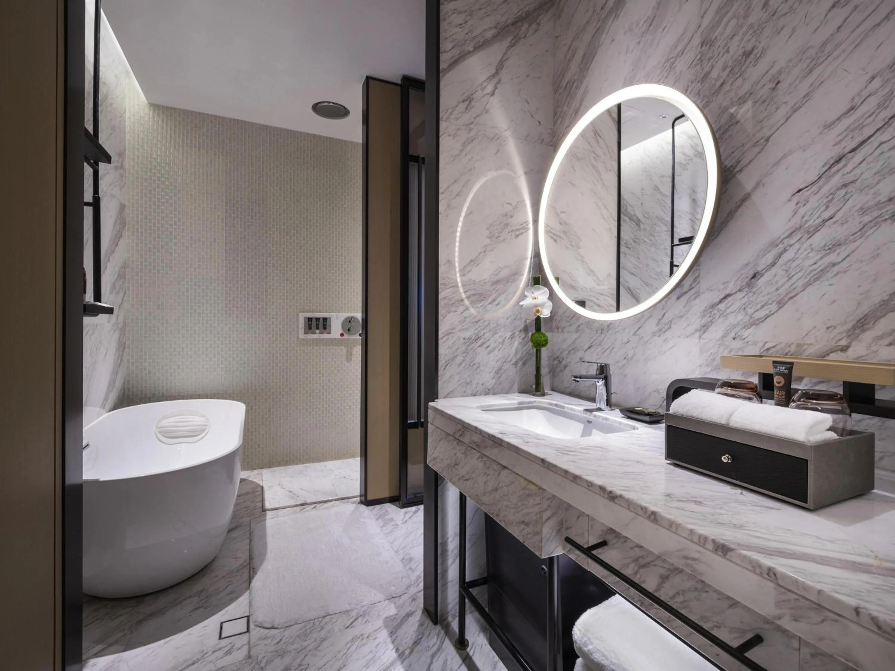 Bedroom in Novotel Shanghai Caohejing