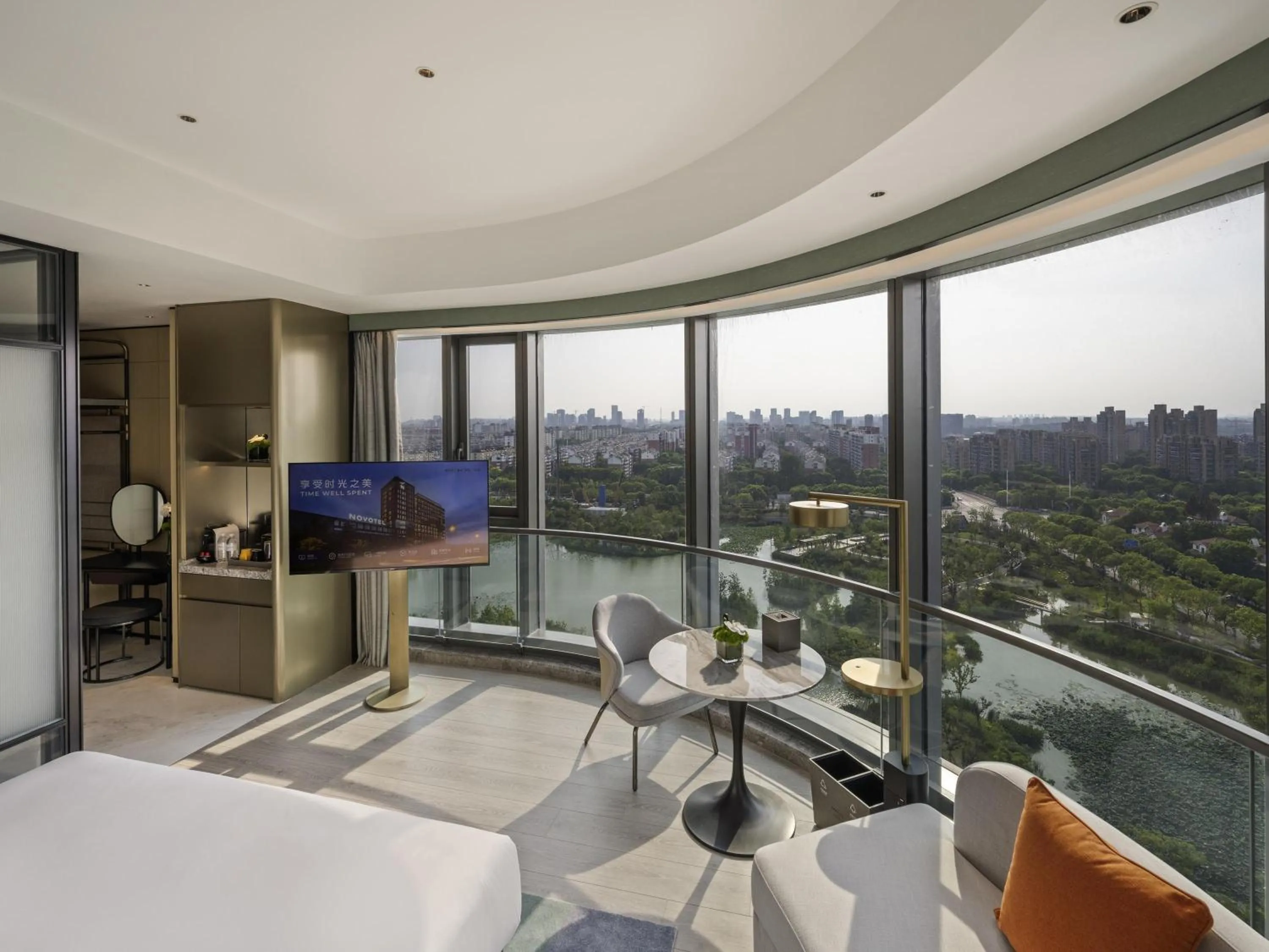 Bedroom, Bed in Novotel Shanghai Caohejing