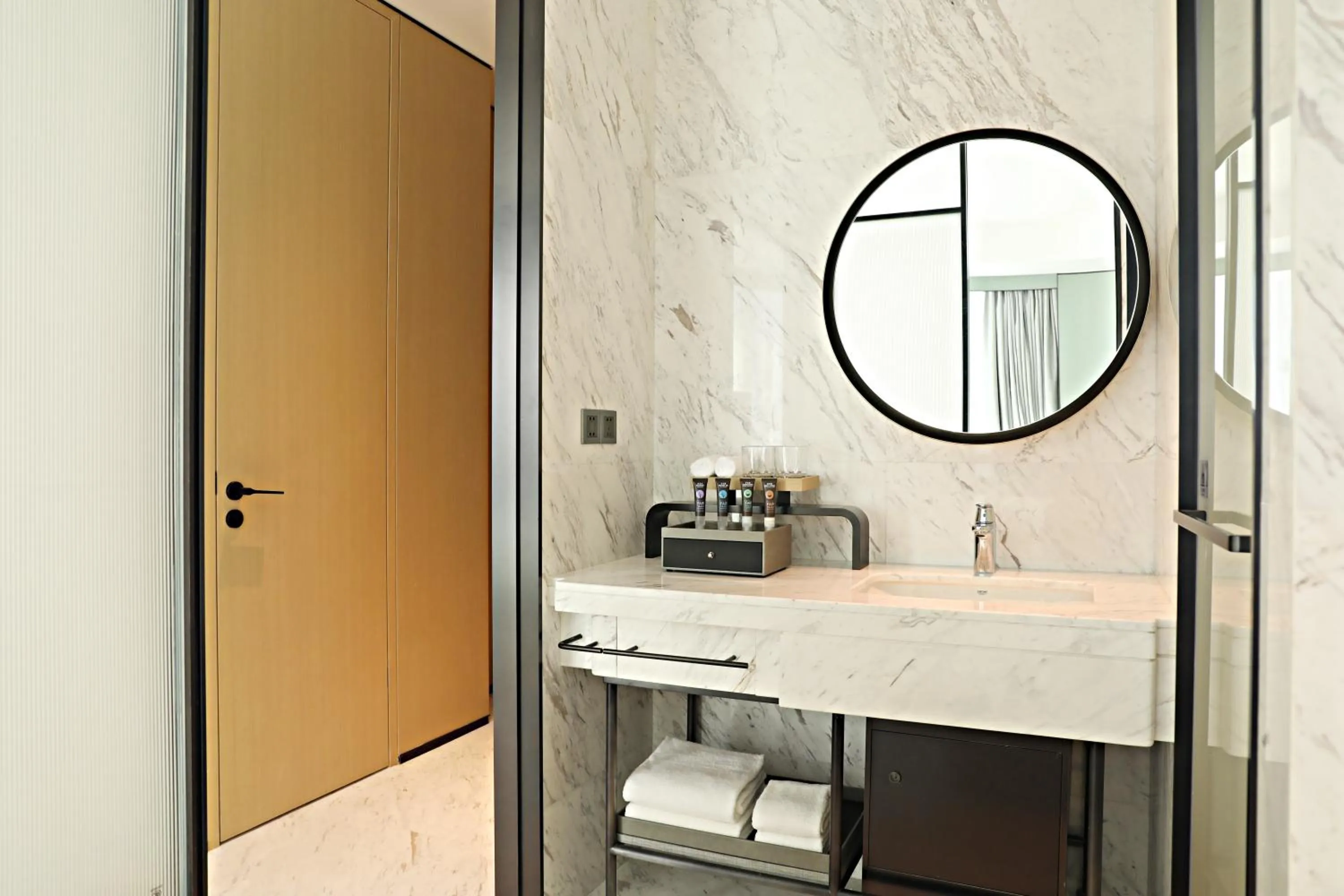 Toilet in Novotel Shanghai Caohejing