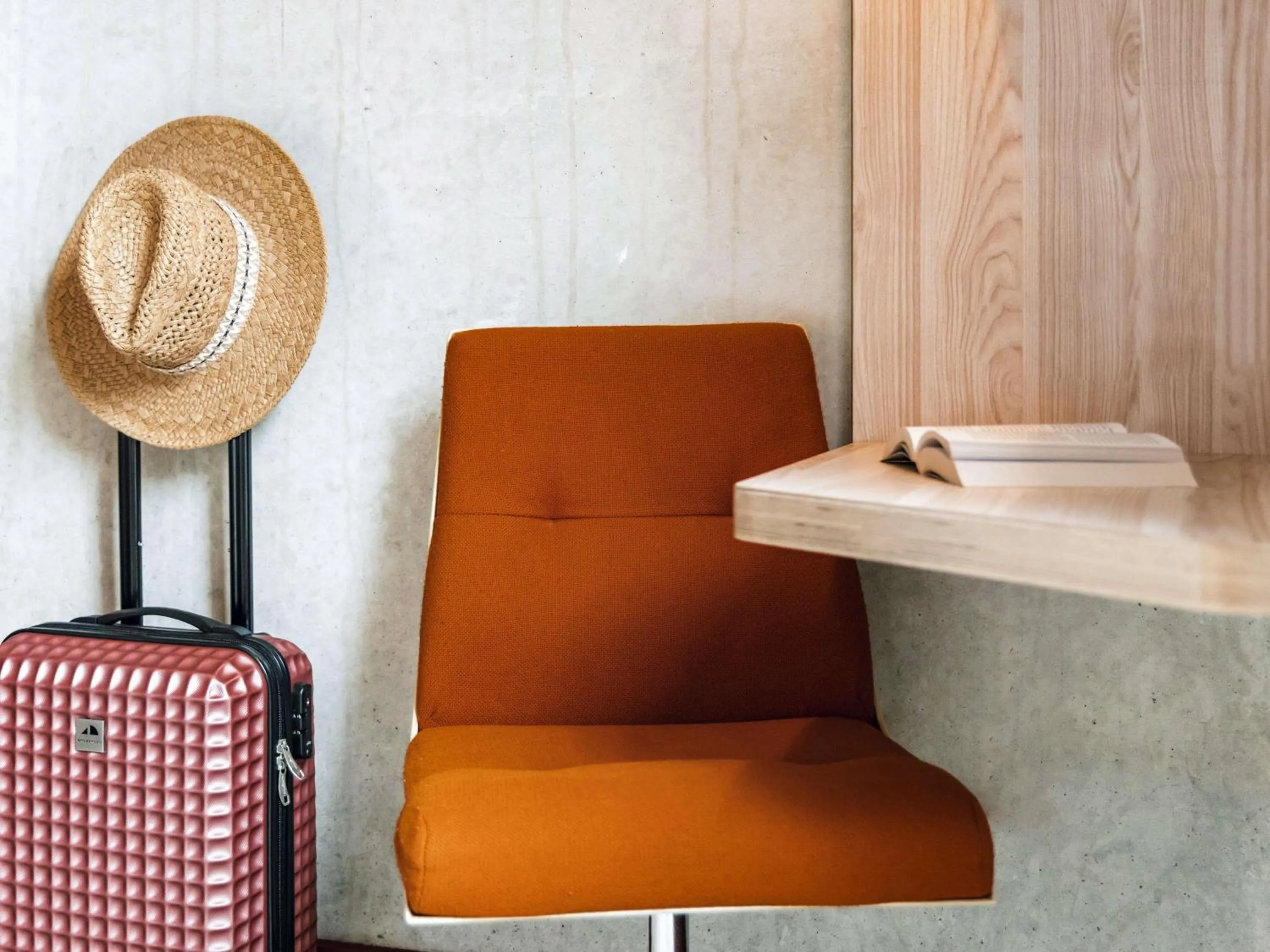 Bedroom in ibis Styles La Rochelle Centre Gare