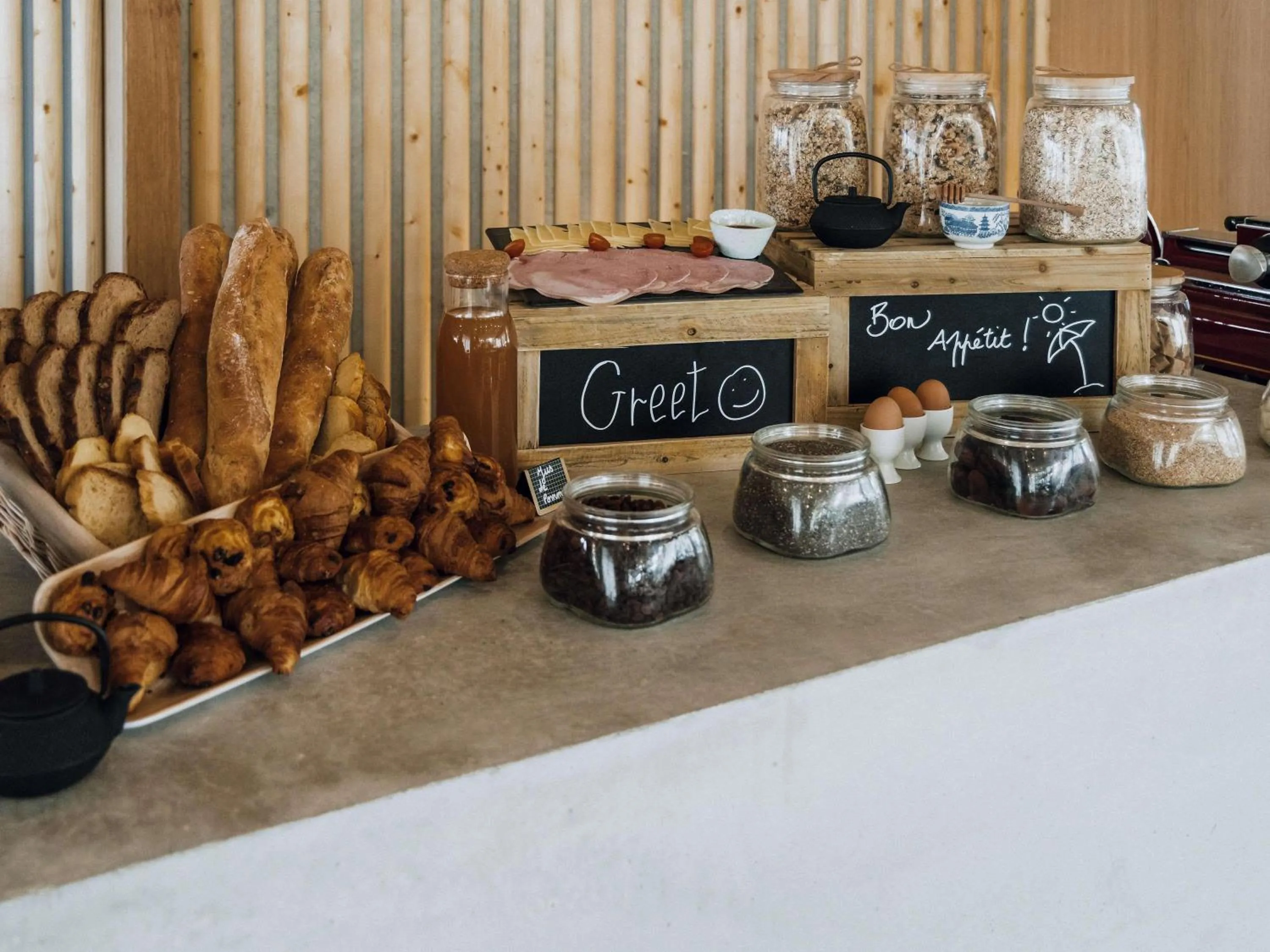 Breakfast in ibis Styles La Rochelle Centre Gare